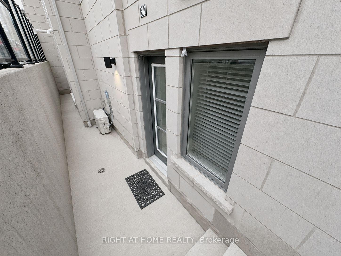50 Halliford Place Unit 602 - Condo photo 3 of 18 in Brampton, Ontario