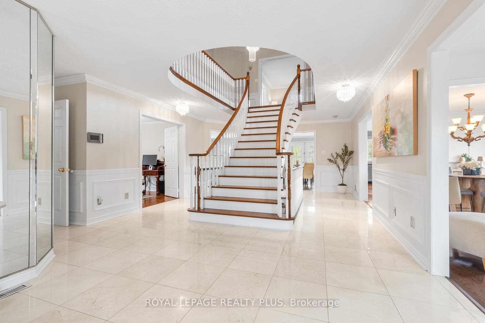 1504 Tanner Court - Detached photo 6 of 50 in Oakville, Ontario