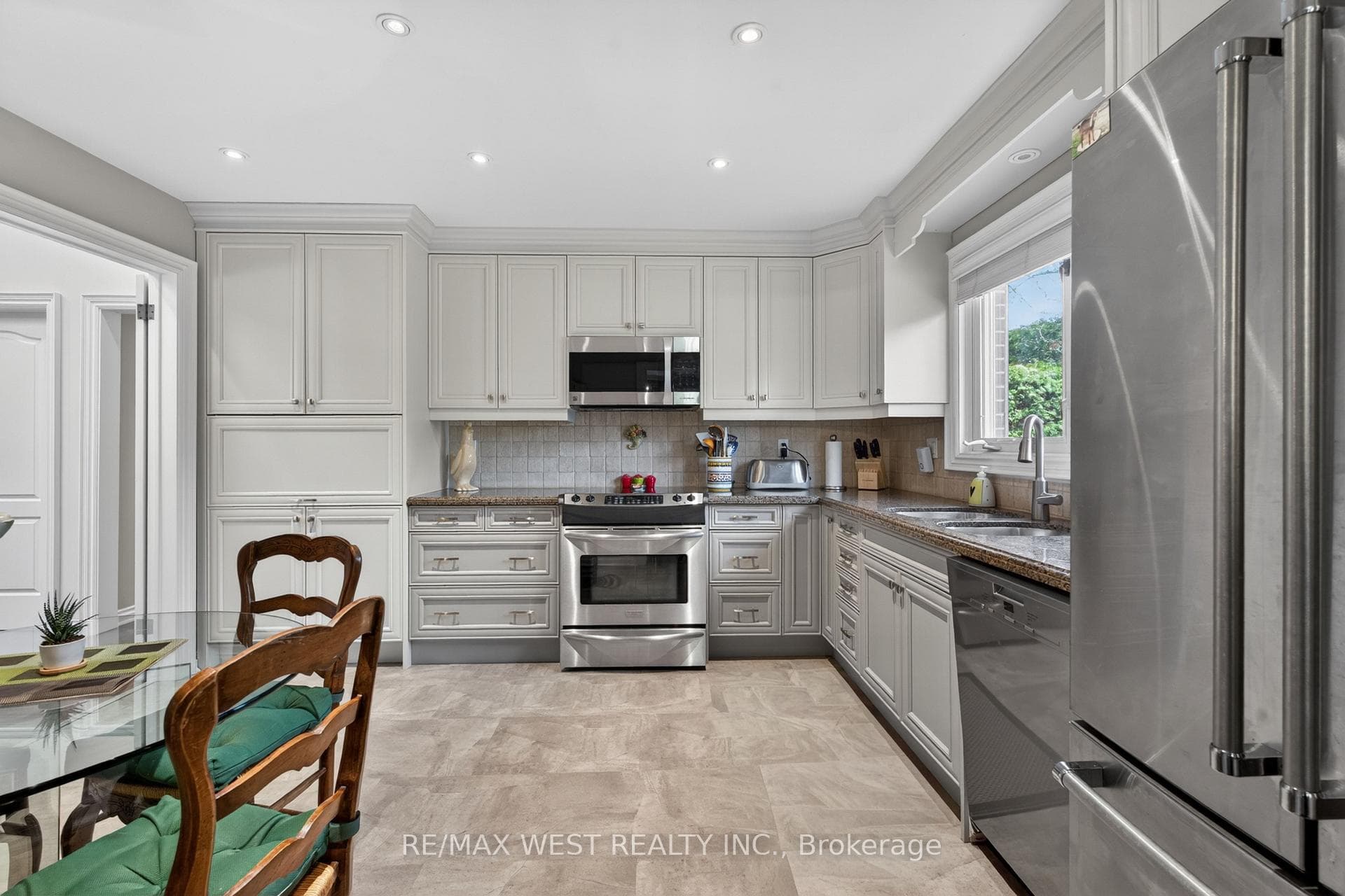 16 Caravan Drive - Detached photo 16 of 49 in Don Mills / Parkwoods / Victoria Village, Ontario