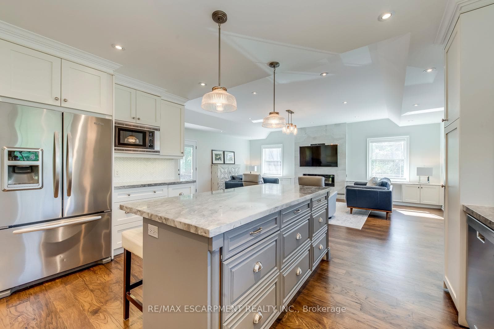 4306 Lakeshore Road - Detached photo 14 of 45 in Burlington, Ontario