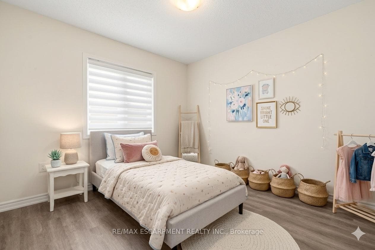 1364 Sycamore Garden - Townhouse photo 32 of 43 in Milton, Ontario
