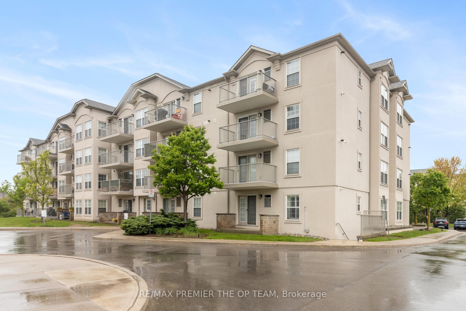1440 Bishops Gate Unit 404 - home for sale in Oakville, Ontario