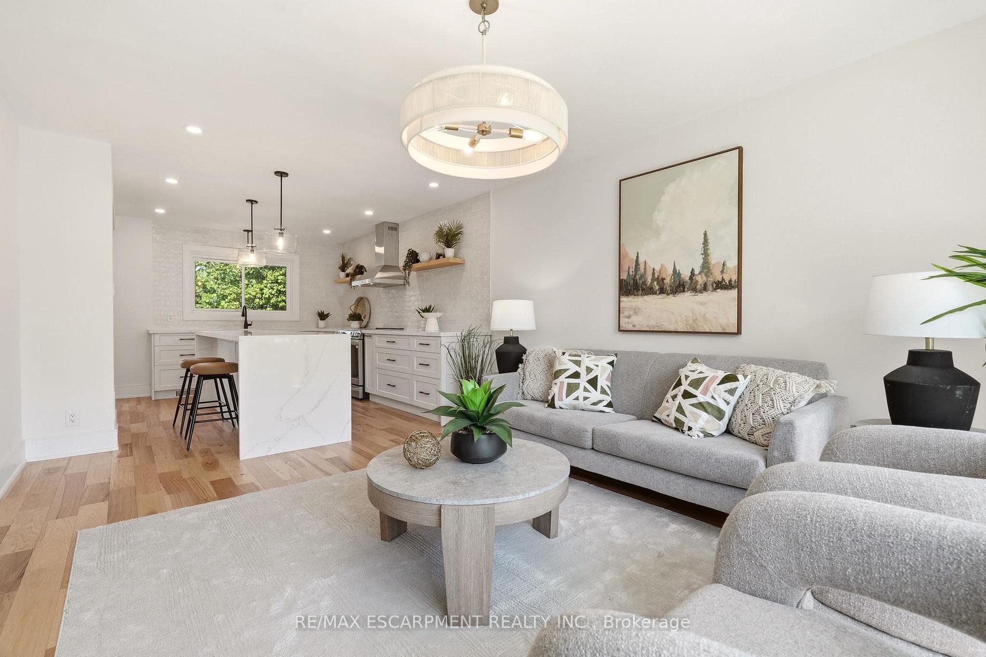 2347 Tweedsmuir Court - Detached photo 8 of 48 in Burlington, Ontario