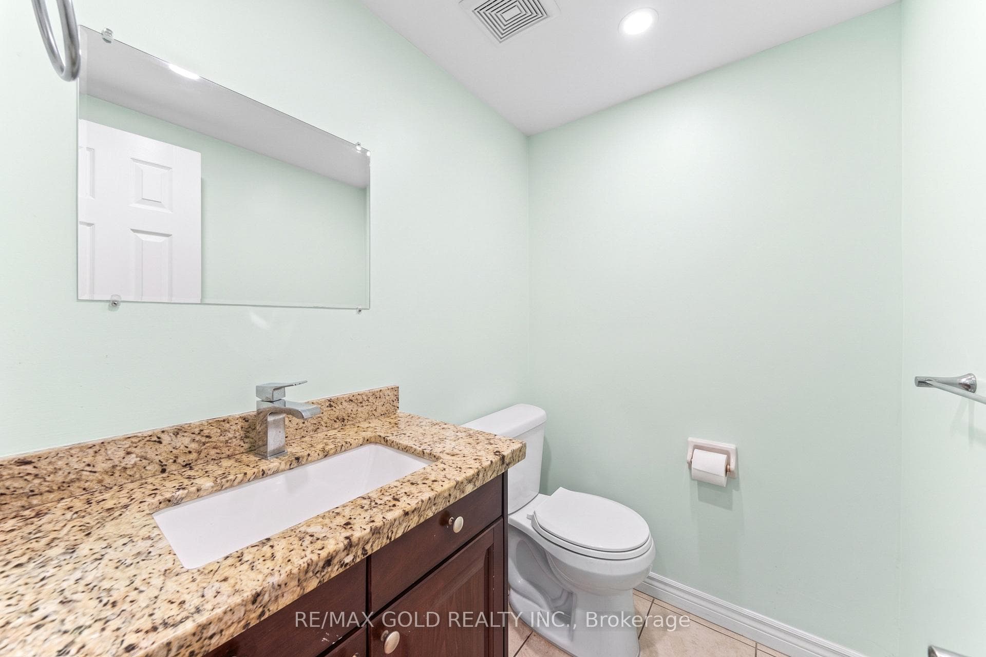 31 Ravenscliffe Court - Detached photo 15 of 32 in Brampton, Ontario