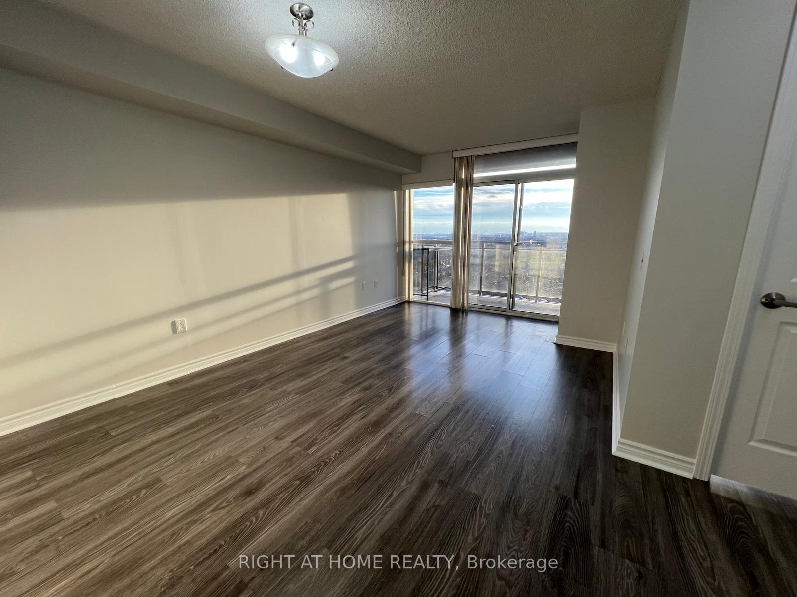 55 Strathaven Drive Unit 1808 - Condo photo 5 of 34 in Mississauga, Ontario