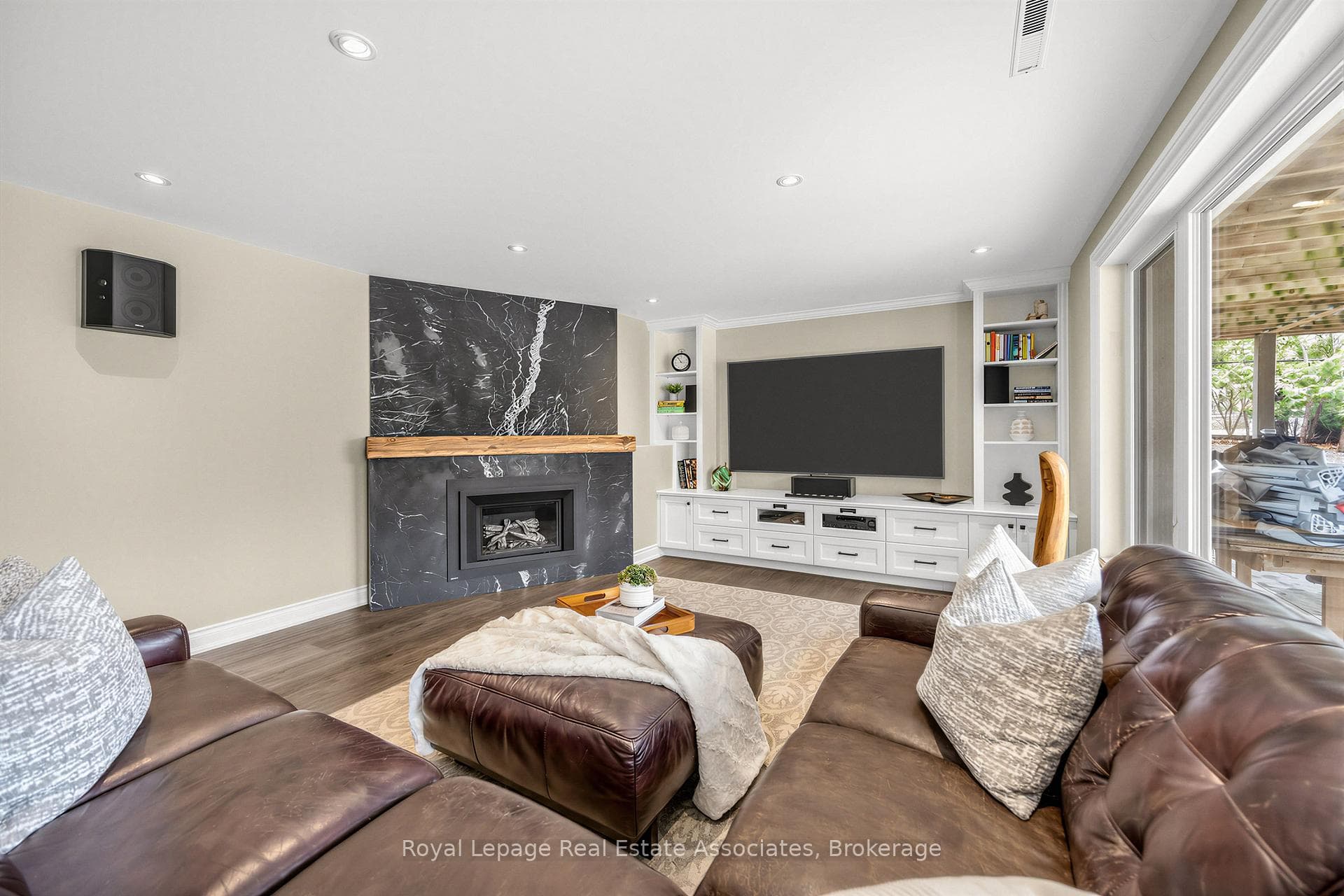 1561 Pinetree Crescent - Detached photo 24 of 42 in Mississauga, Ontario