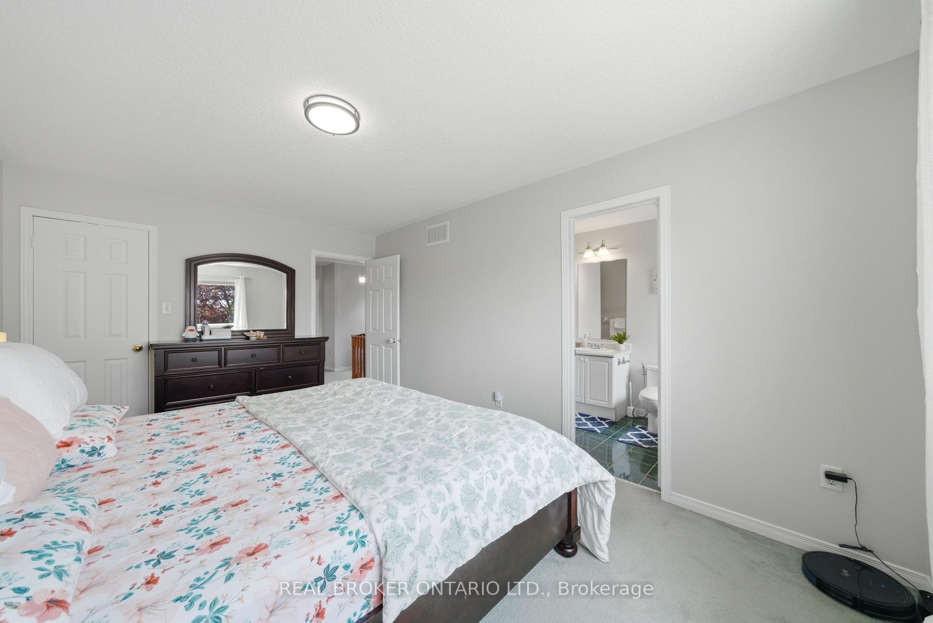 1860 Creek Way - Semi-Detached photo 20 of 44 in Burlington, Ontario