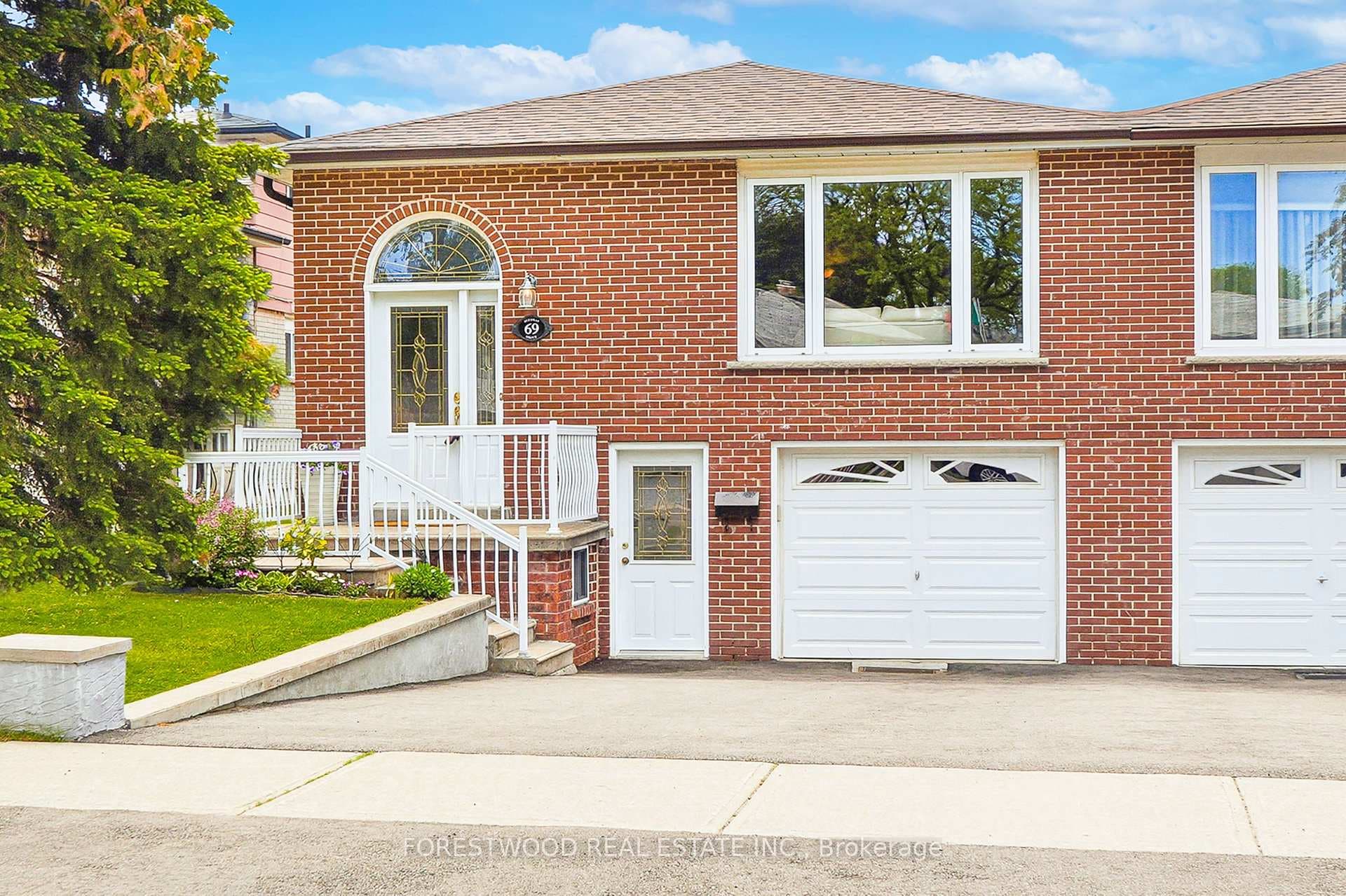 69 Surbray Grove - Semi-Detached photo 1 of 46 in Mississauga, Ontario