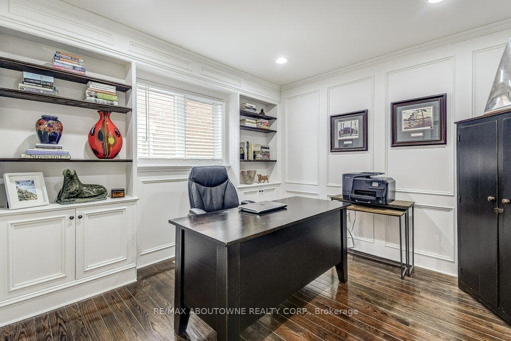 2080 Mckerlie Crescent - Detached photo 8 of 50 in Burlington, Ontario