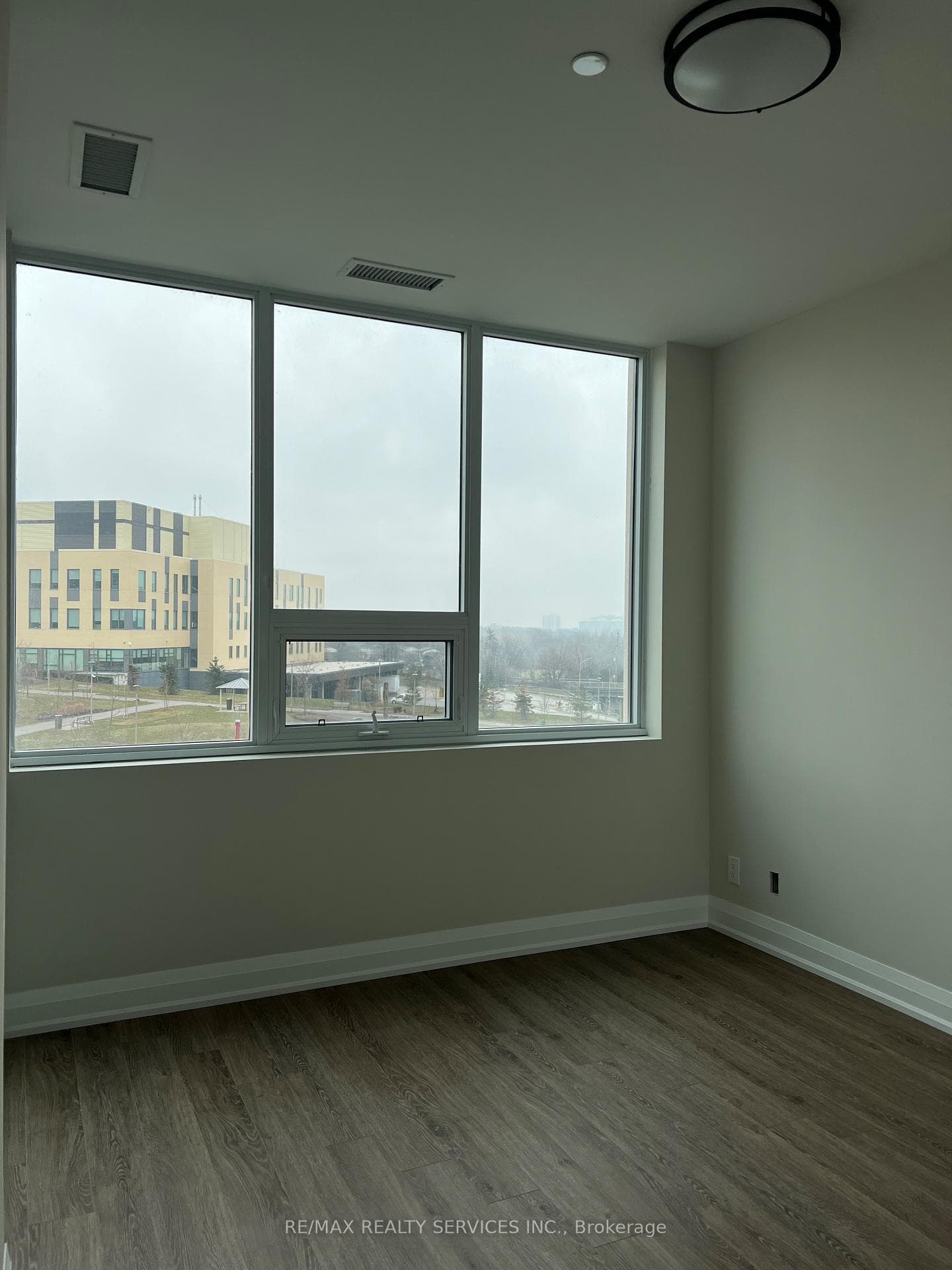 15 Lynch Street Unit 303 - Condo photo 20 of 27 in Brampton, Ontario