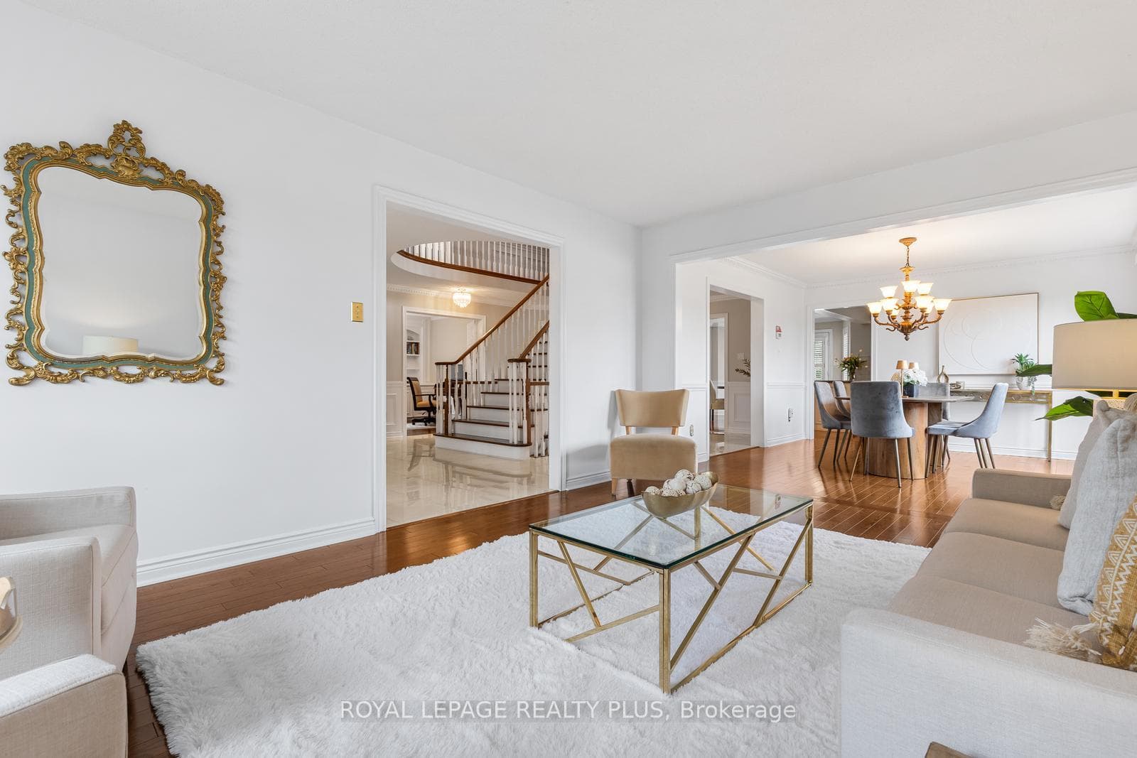 1504 Tanner Court - Detached photo 8 of 50 in Oakville, Ontario