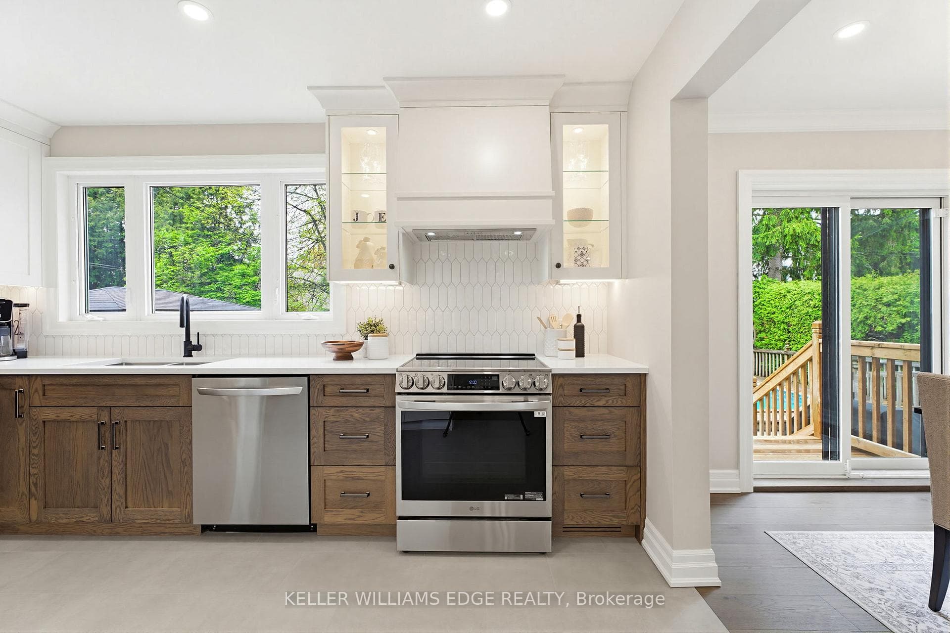 586 Woodland Avenue - Detached photo 9 of 45 in Burlington, Ontario