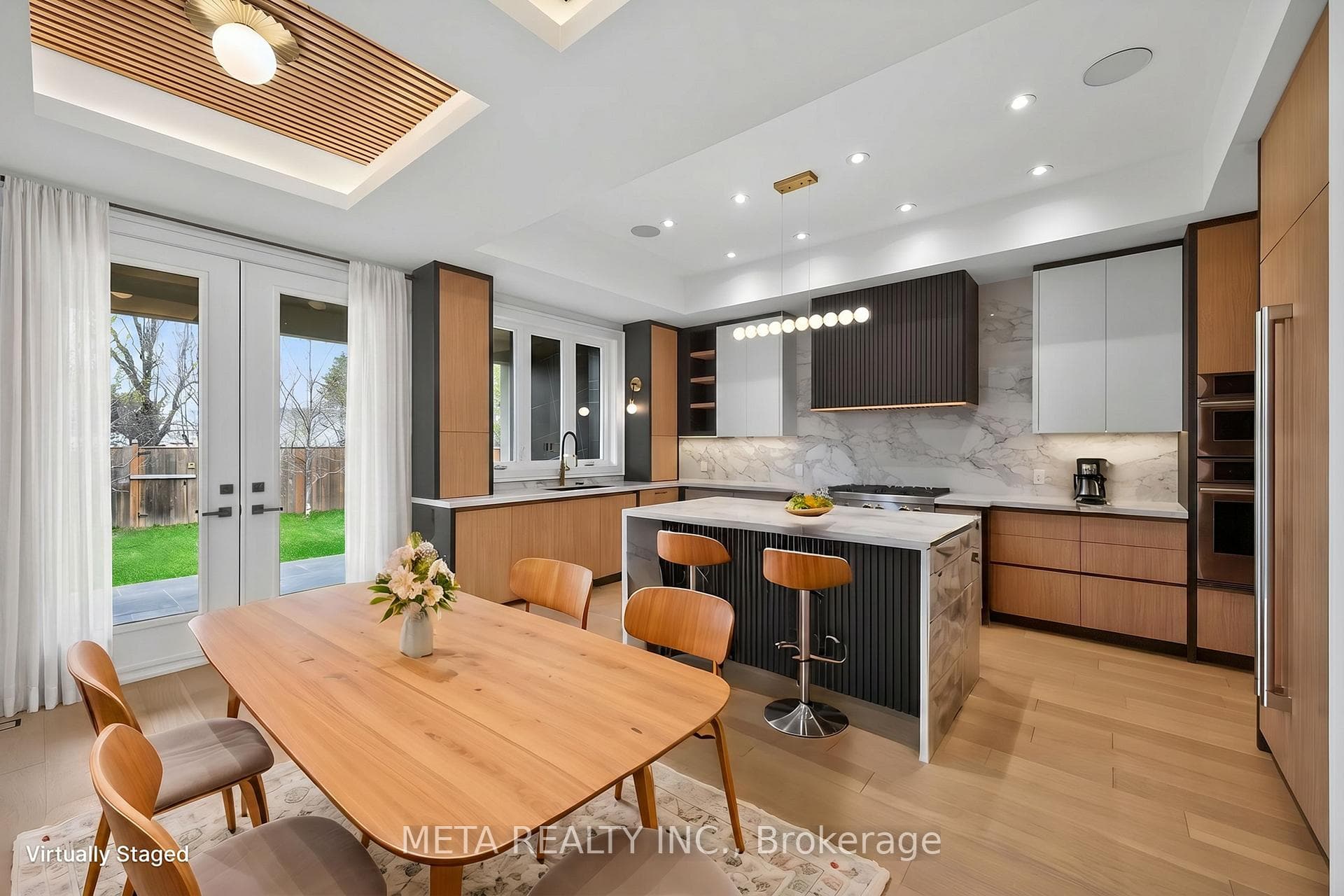 1035 Pinegrove Road - Detached photo 11 of 27 in Oakville, Ontario