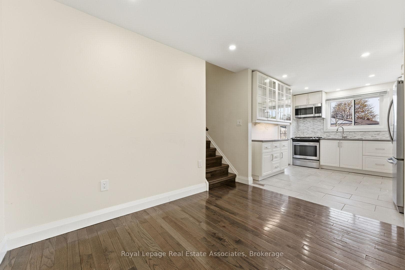 2362 Greenbank Trail - Semi-Detached photo 10 of 50 in Burlington, Ontario