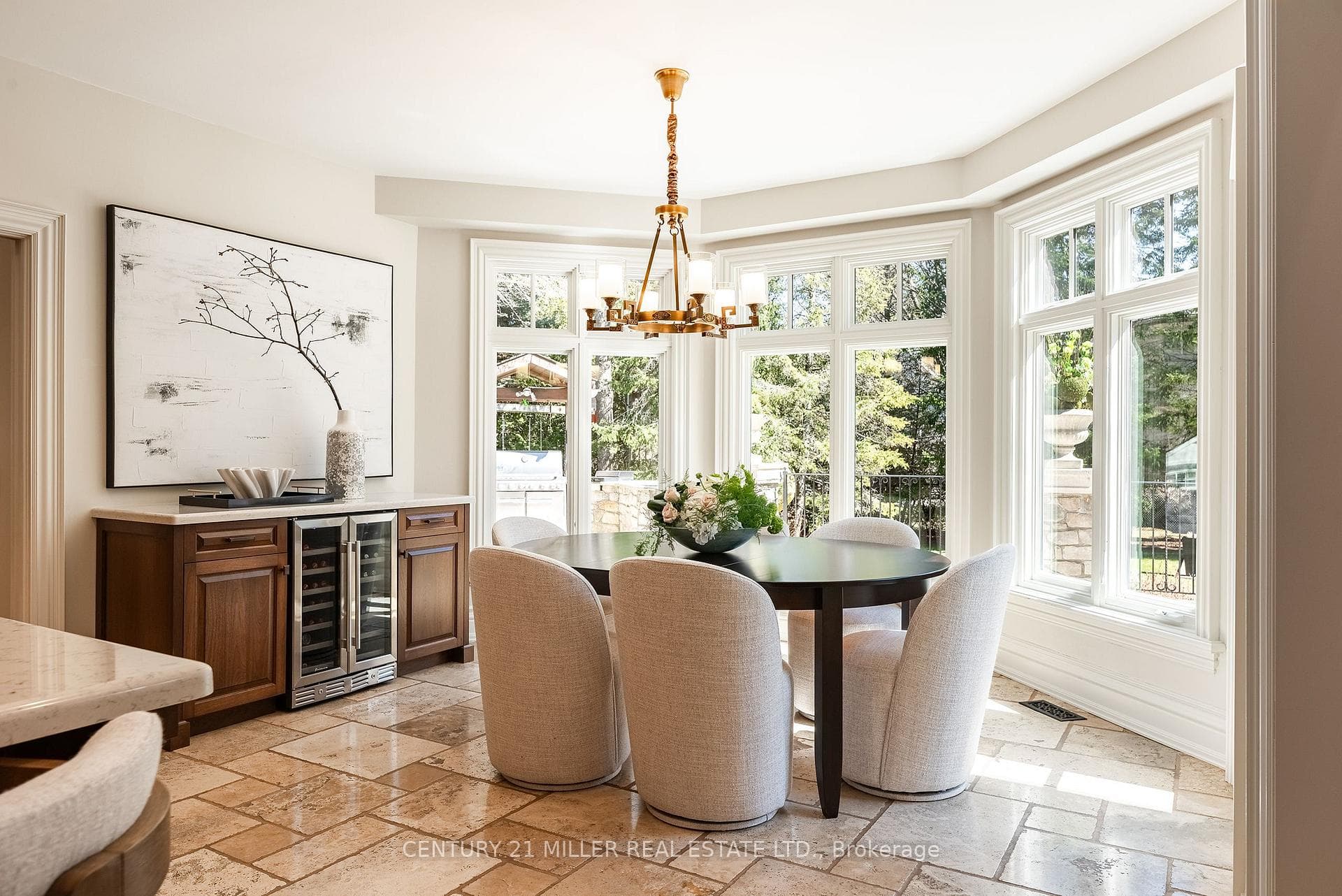 2096 Lakeshore Road - Detached photo 16 of 48 in Oakville, Ontario
