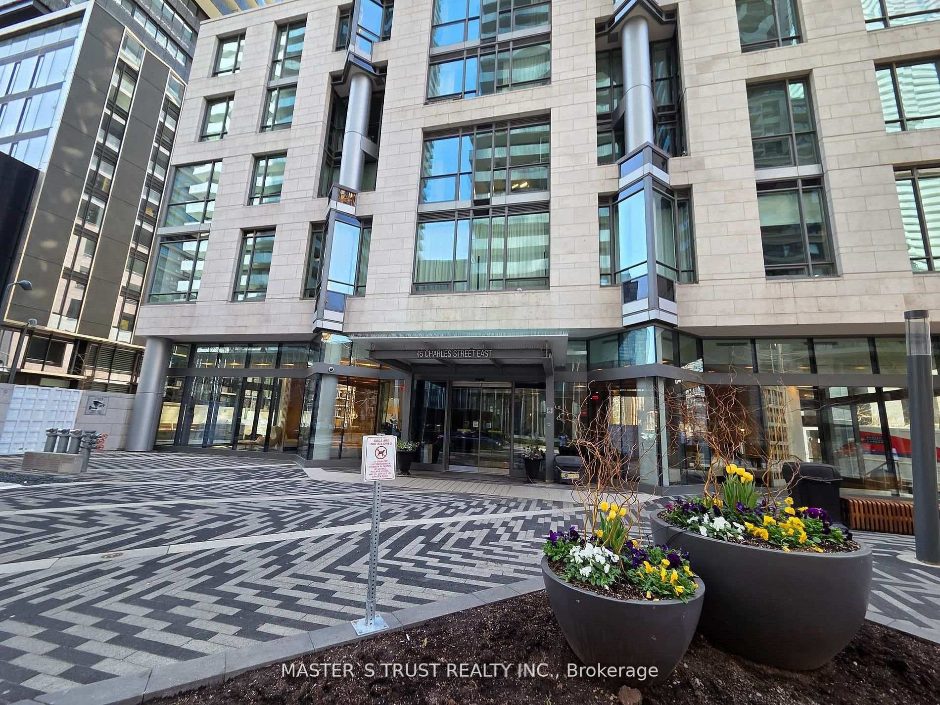 45 Charles Street Unit 310 - Condo photo 3 of 17 in Regent Park / Cabbagetown / St. James Town, Ontario