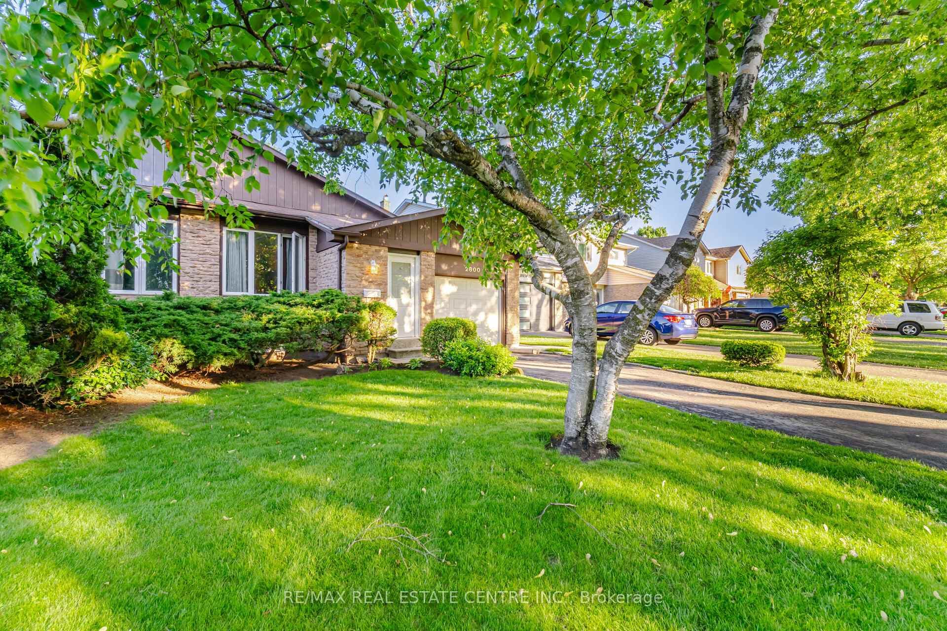 2800 Bucklepost Crescent - Semi-Detached photo 3 of 46 in Mississauga, Ontario