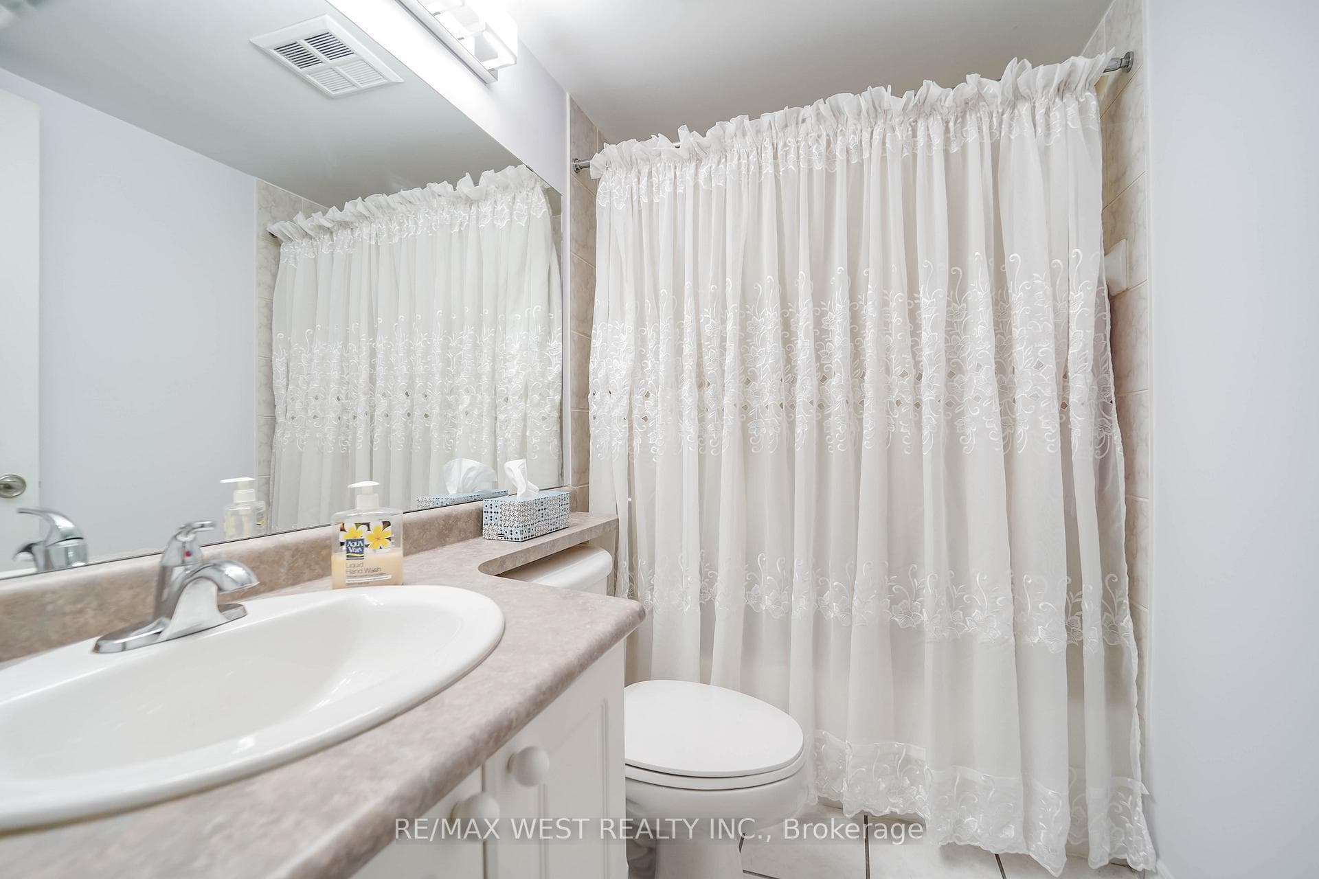 1030 Sheppard Avenue Unit 208 - Condo photo 7 of 12 in North York (Bathurst Manor / Clanton Park), Ontario