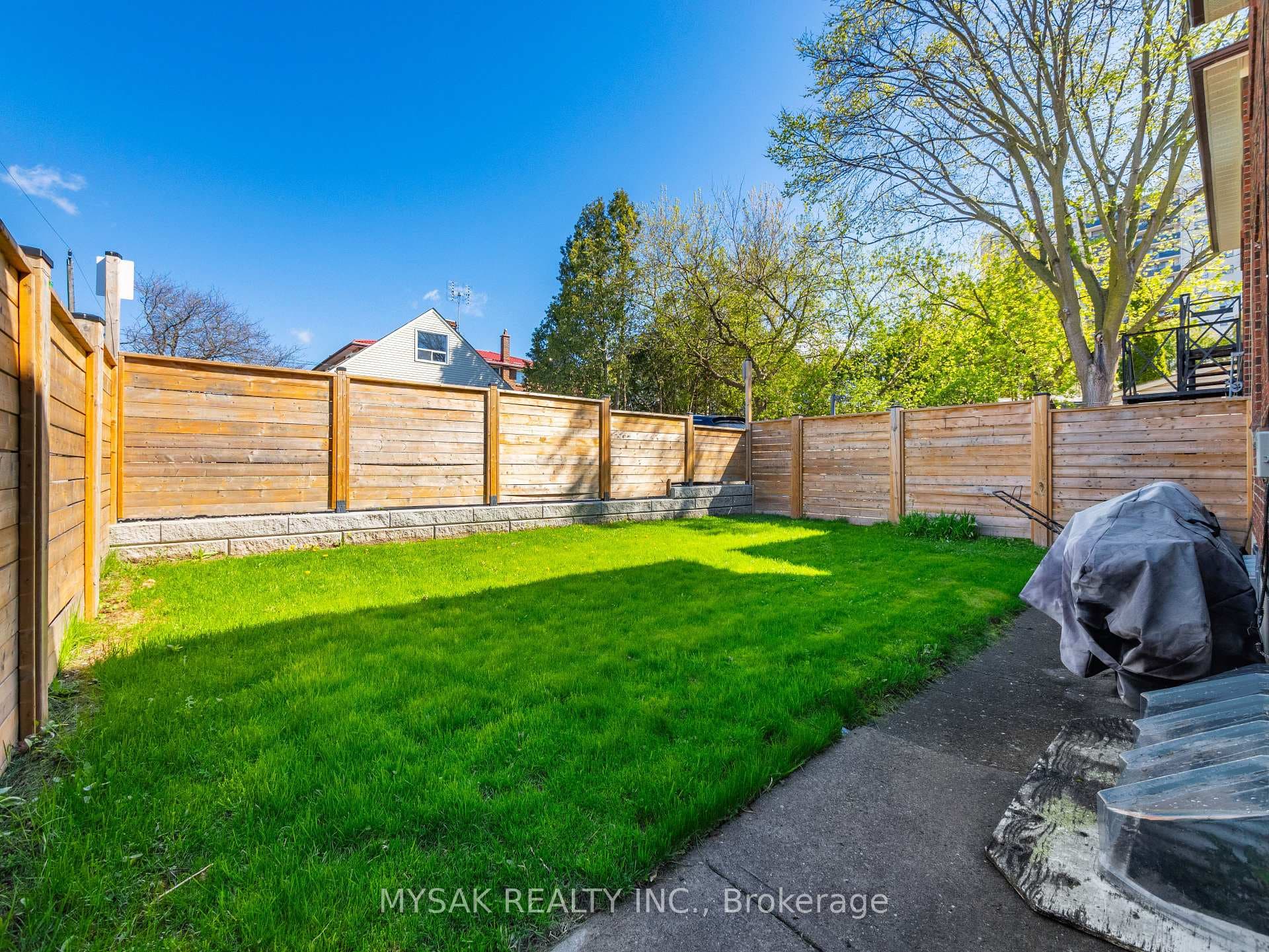 150 Park Street - Multi-Family photo 26 of 28 in Birch Cliff / Cliffside, Ontario