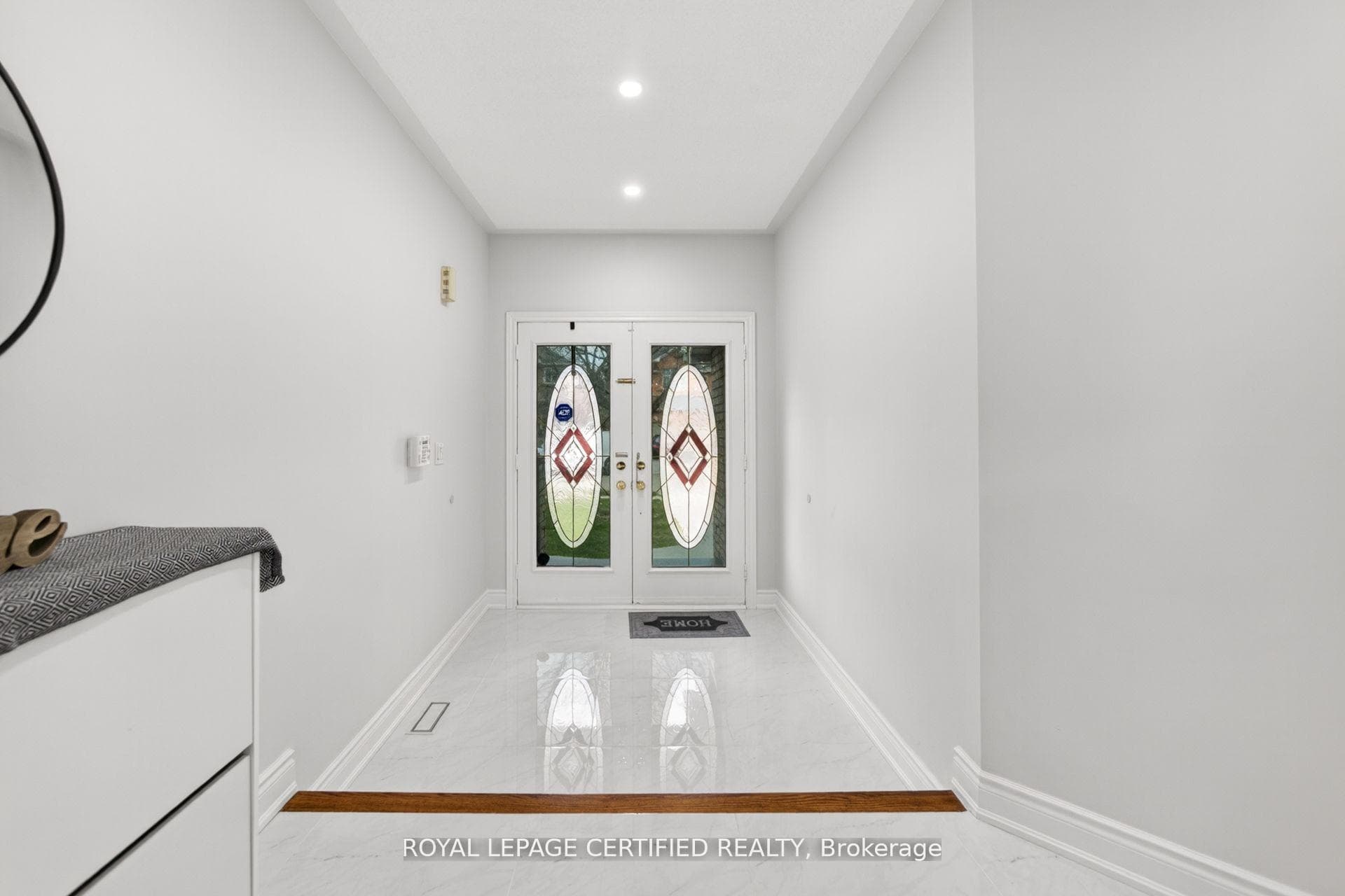 643 Garden Walk - Detached photo 5 of 50 in Mississauga, Ontario