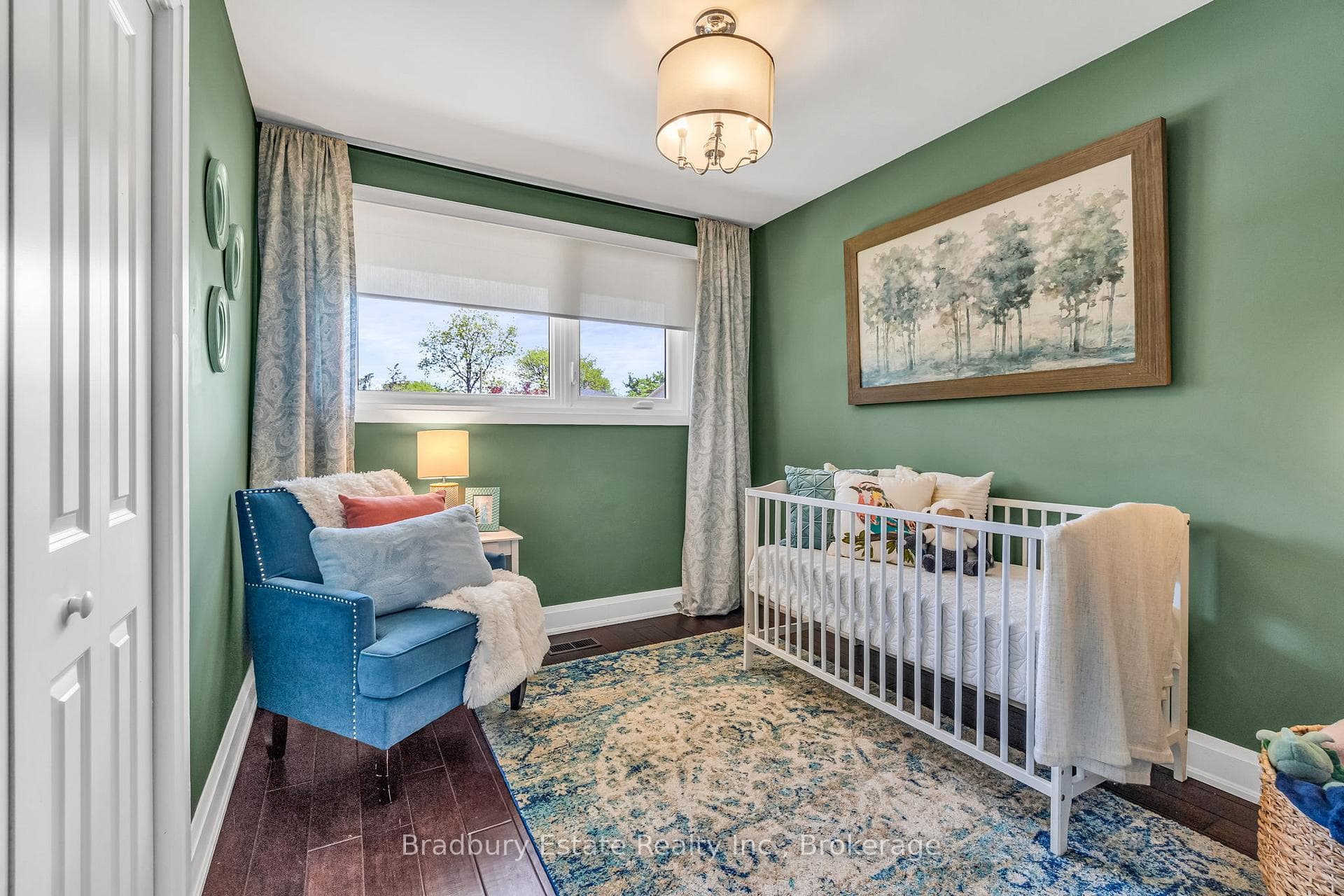498 Wicklow Road - Detached photo 19 of 39 in Burlington, Ontario