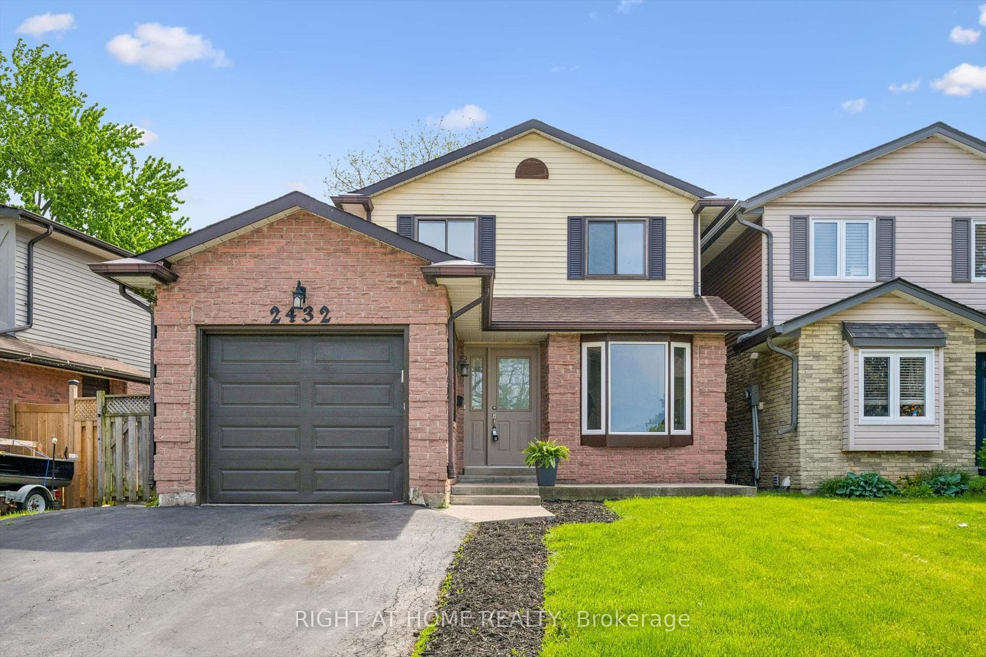 2432 Malcolm Crescent - Detached photo 1 of 35 in Burlington, Ontario