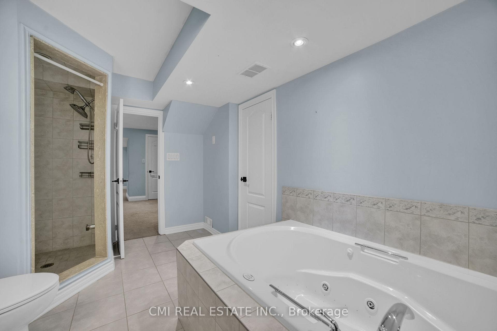 2171 Jardine Crescent - Detached photo 8 of 50 in Burlington, Ontario