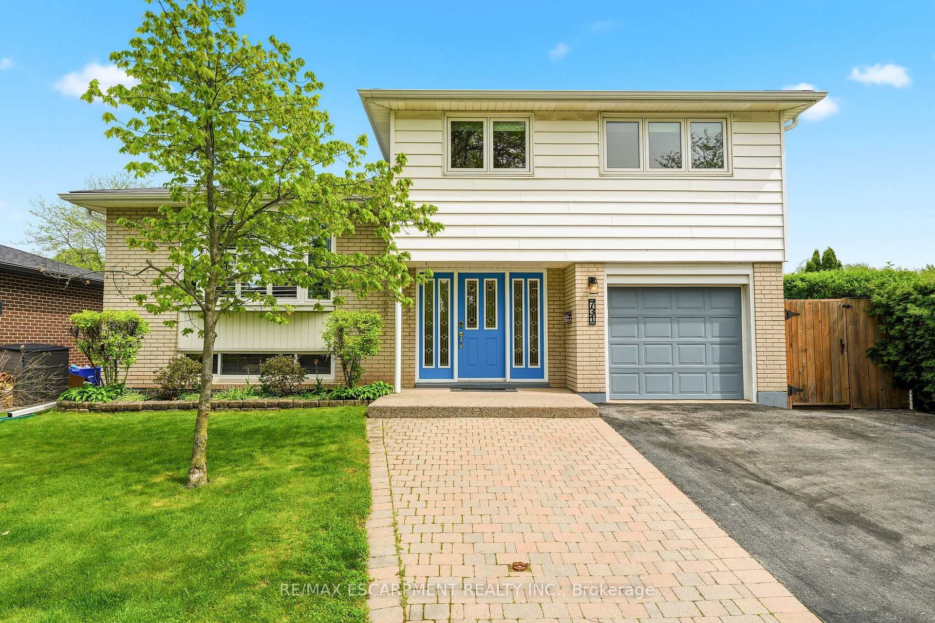 731 Mullin Way - Detached photo 2 of 50 in Burlington, Ontario