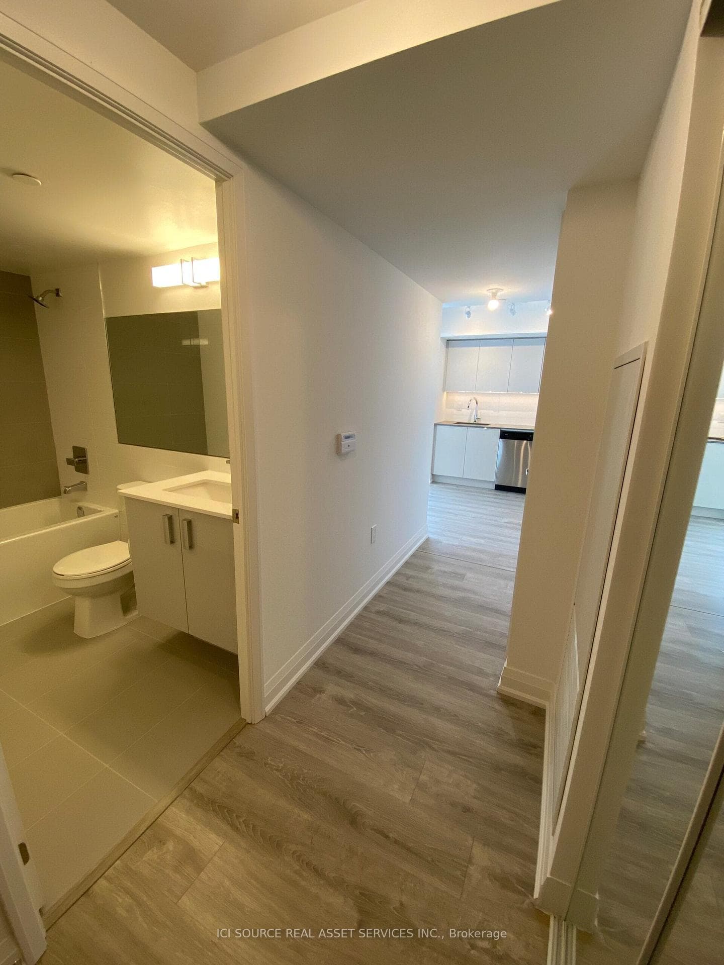 30 Gibbs Road Unit 1009 - Condo photo 9 of 23 in Etobicoke (Islington / Rexdale), Ontario