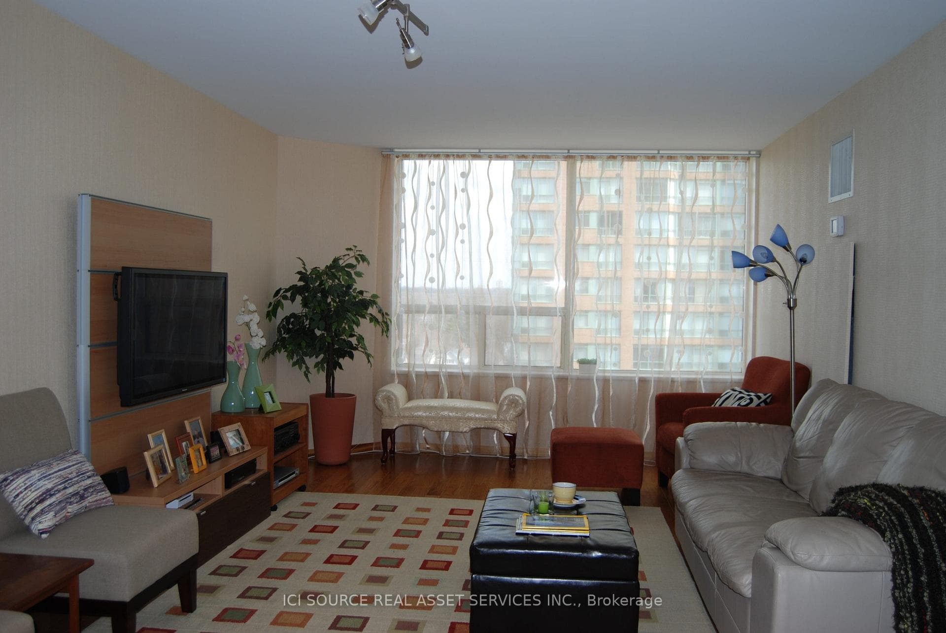 1270 Maple Crossing Boulevard Unit 905 - home for sale in Burlington, Ontario