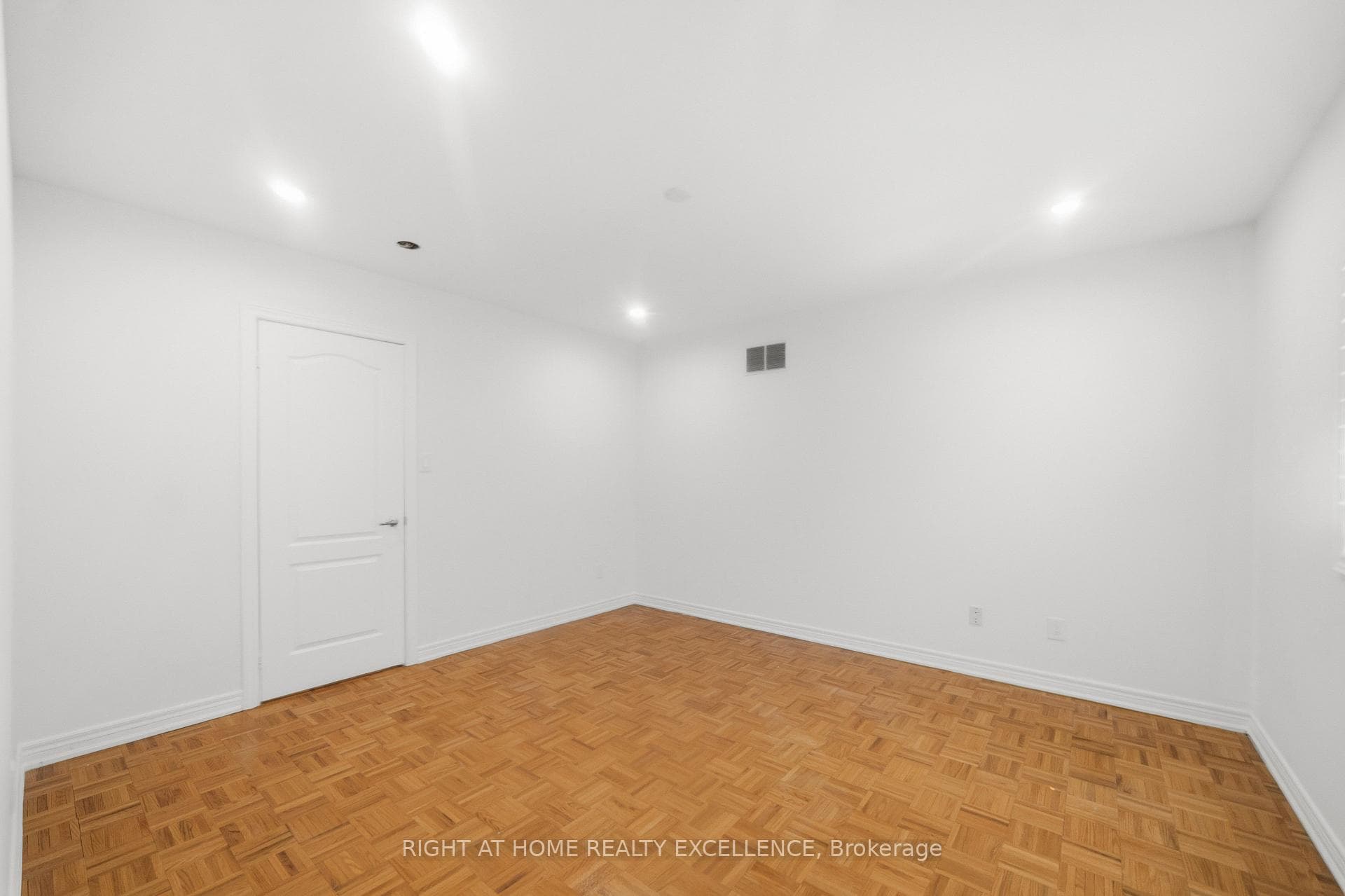 16 Whitford Court - Detached photo 24 of 39 in Brampton, Ontario