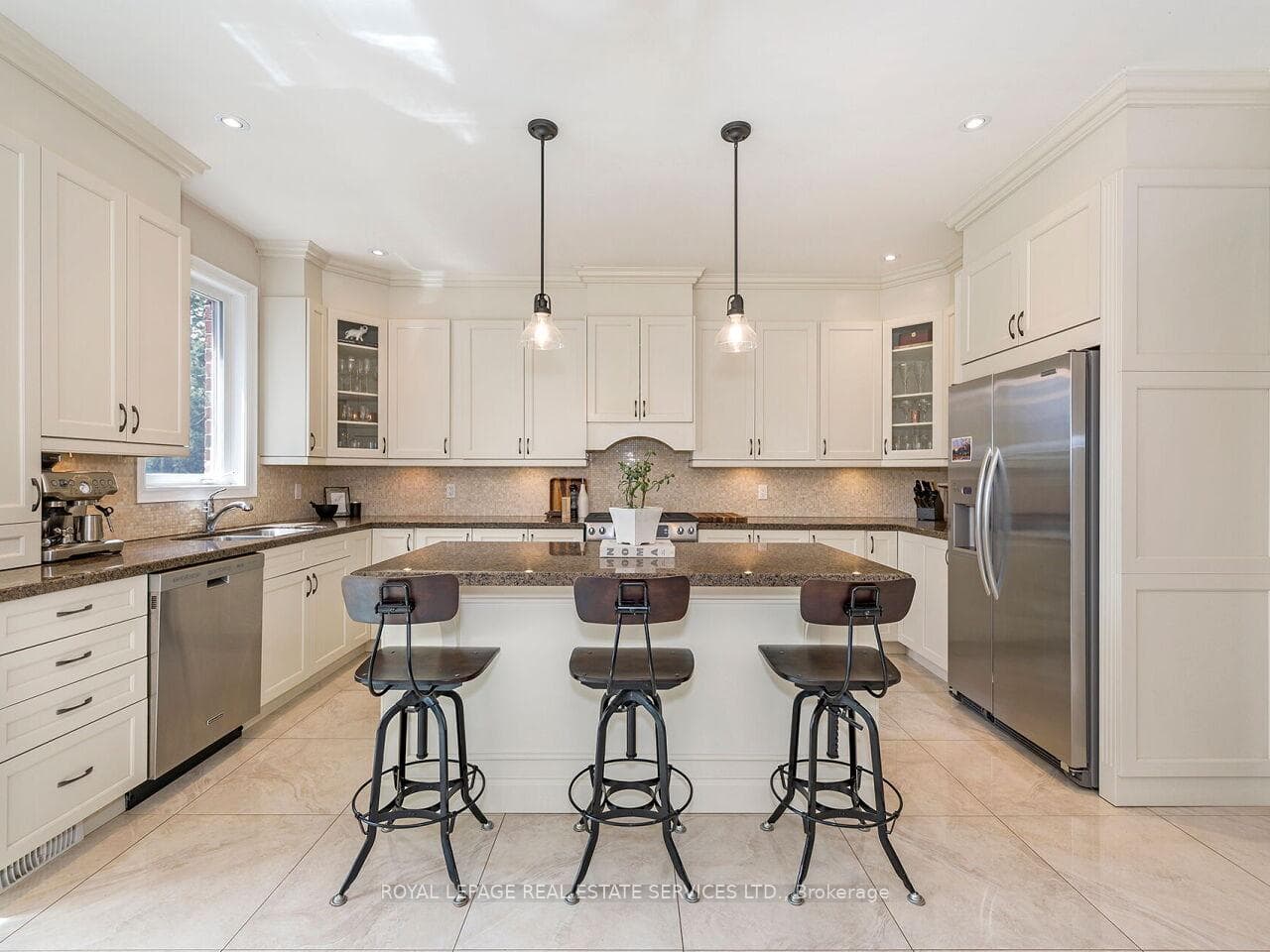 24 Jopling Avenue - Detached photo 13 of 47 in Etobicoke (Islington / Rexdale), Ontario