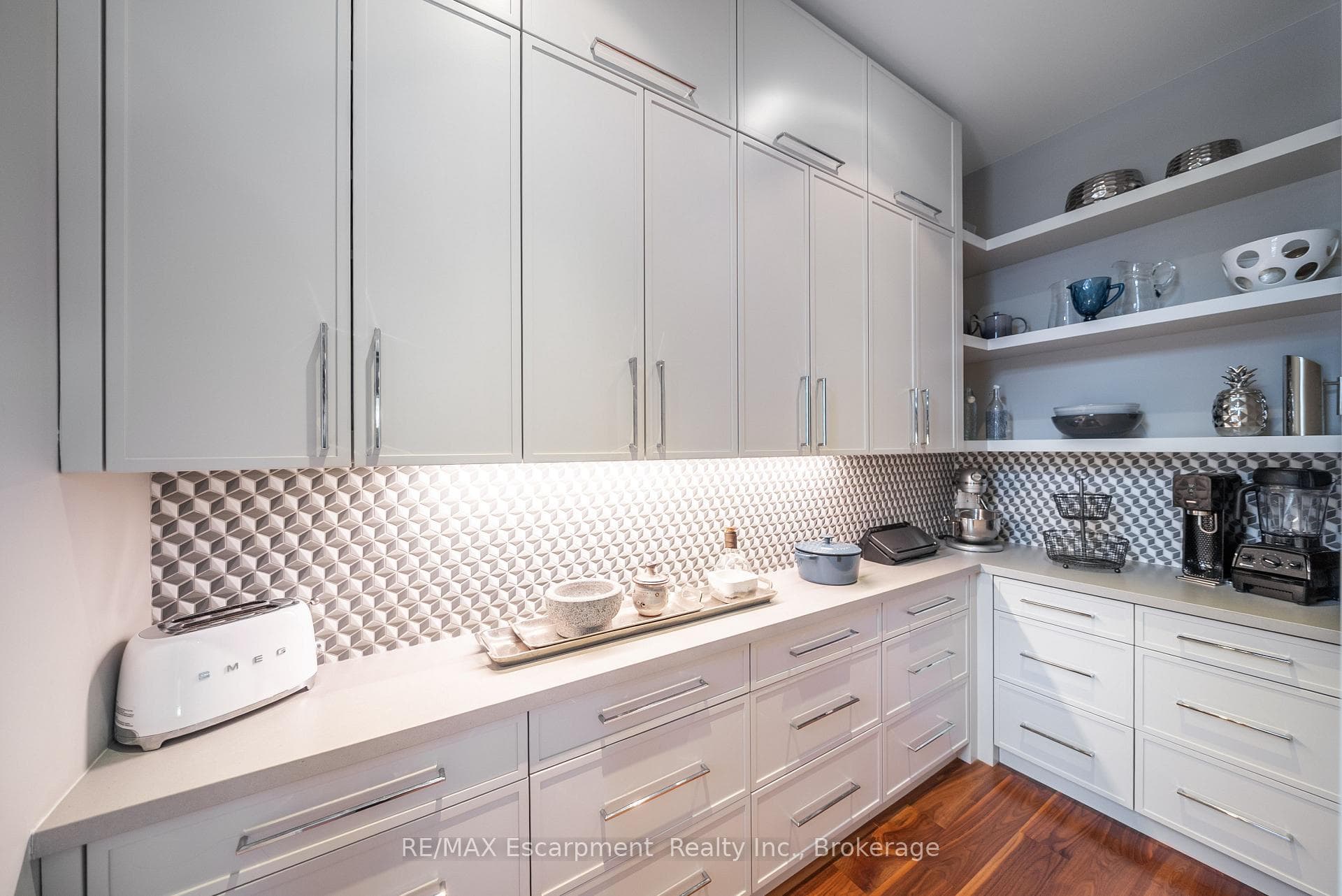 238 Hart Avenue - Detached photo 14 of 50 in Burlington, Ontario