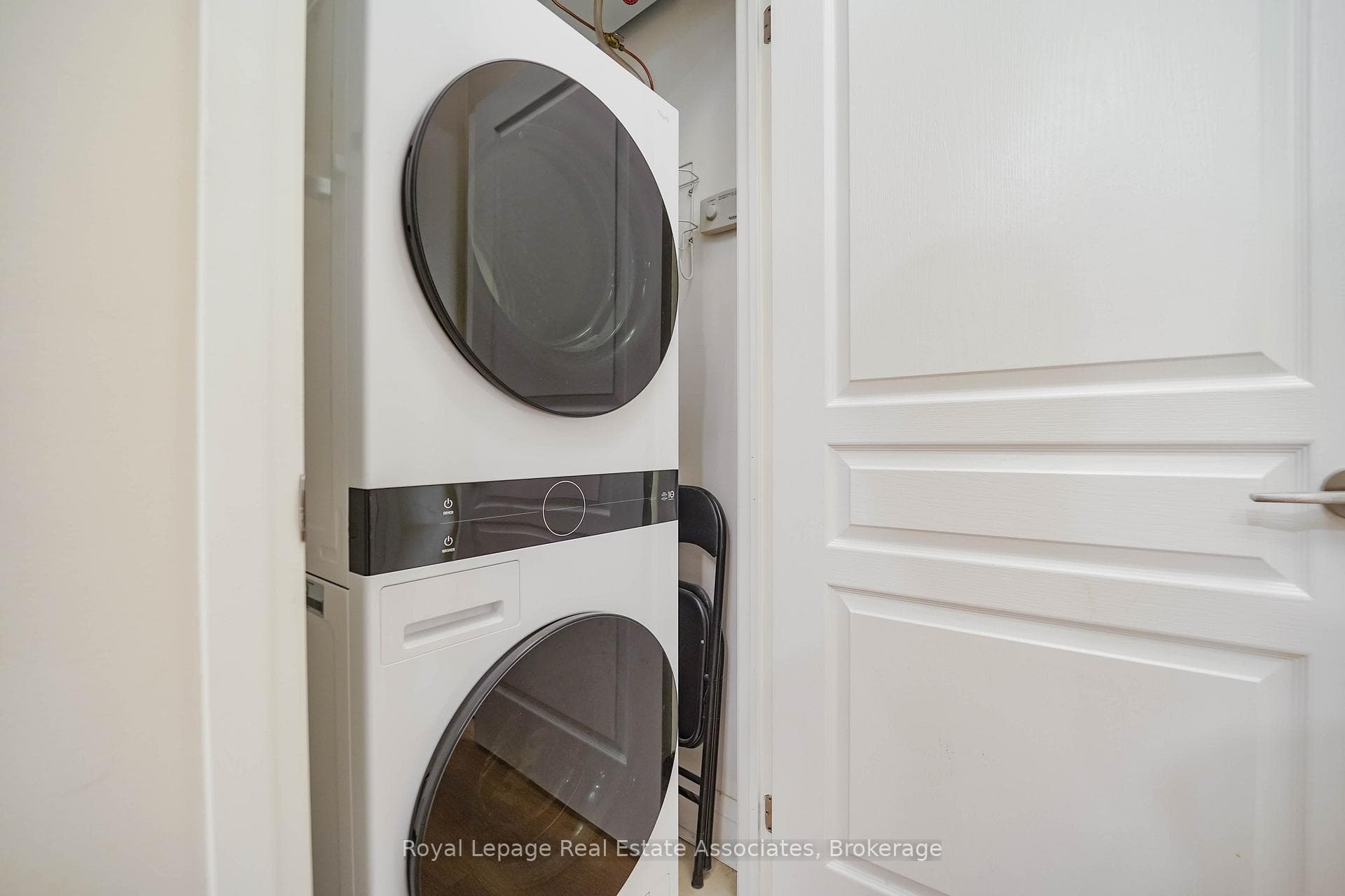 1 Hurontario Street Unit 308 - Condo photo 12 of 35 in Mississauga, Ontario