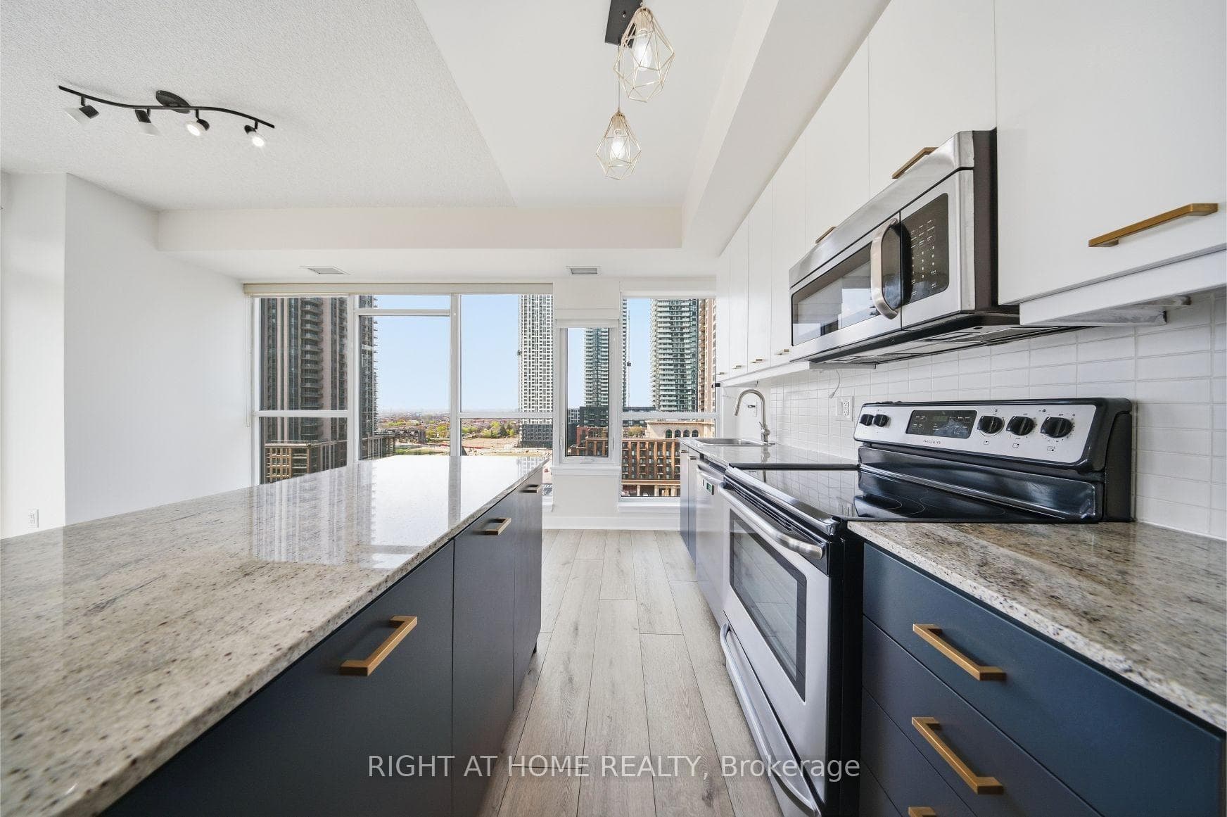 365 Prince Of Wales Drive Unit 1105 - Condo photo 14 of 38 in Mississauga, Ontario