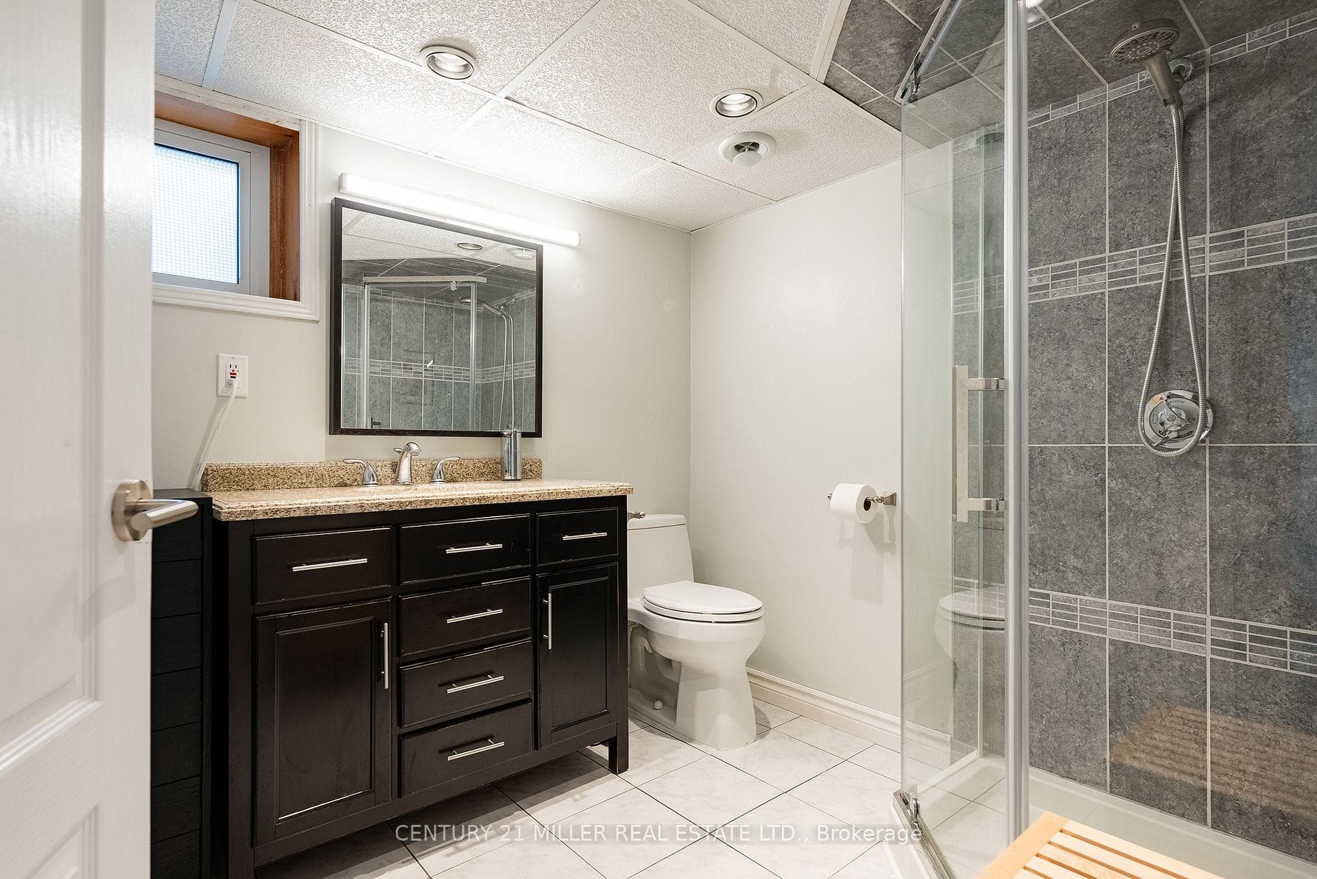 262 Oakwood Crescent - Detached photo 32 of 48 in Oakville, Ontario