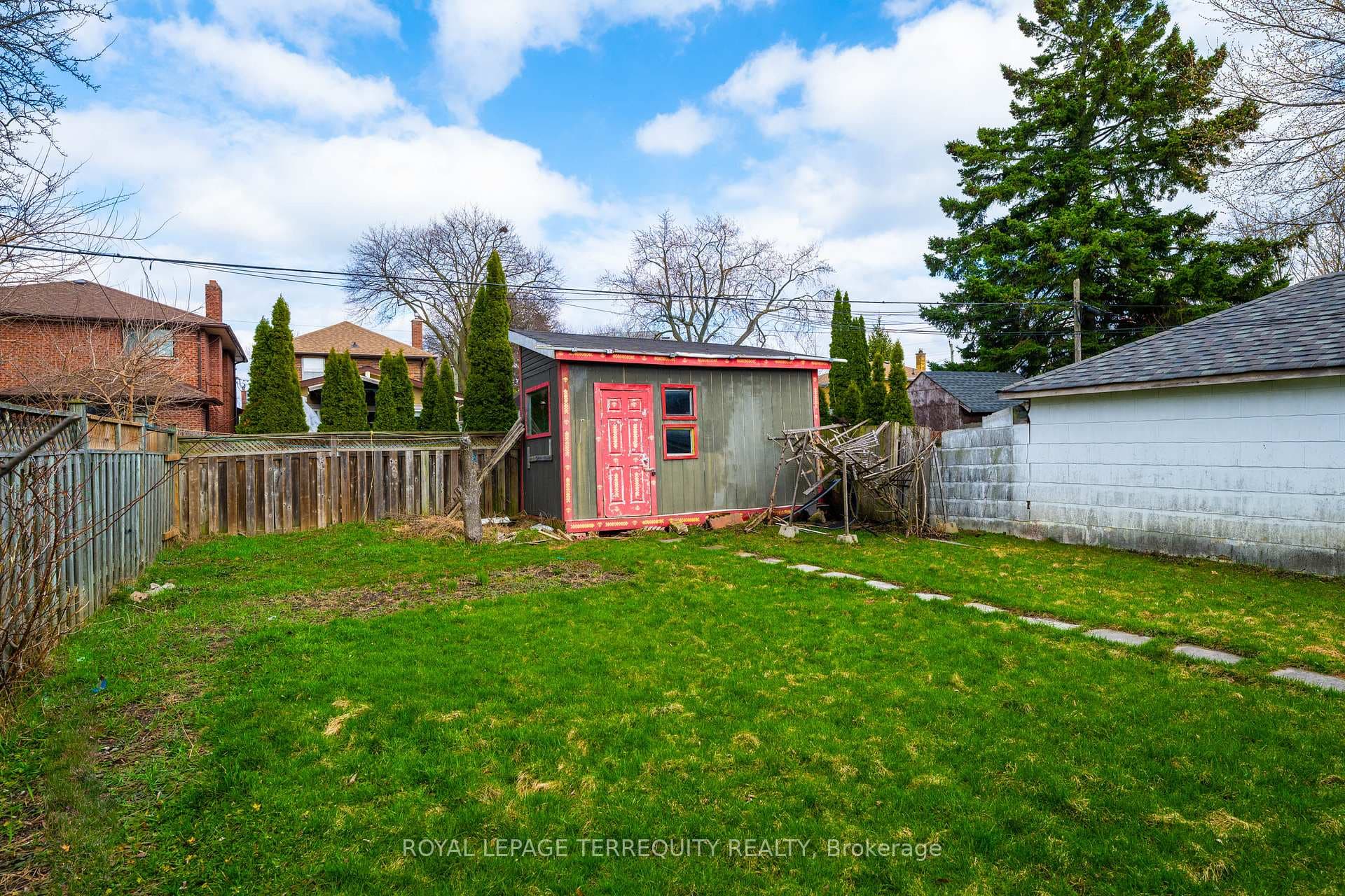27 Phillip Avenue - Detached photo 24 of 25 in Birch Cliff / Cliffside, Ontario