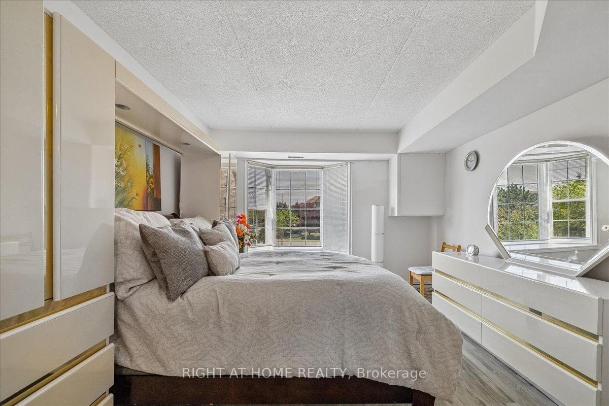 1451 Walker's Line Unit Unit # 312 - Condo photo 26 of 47 in Burlington, Ontario