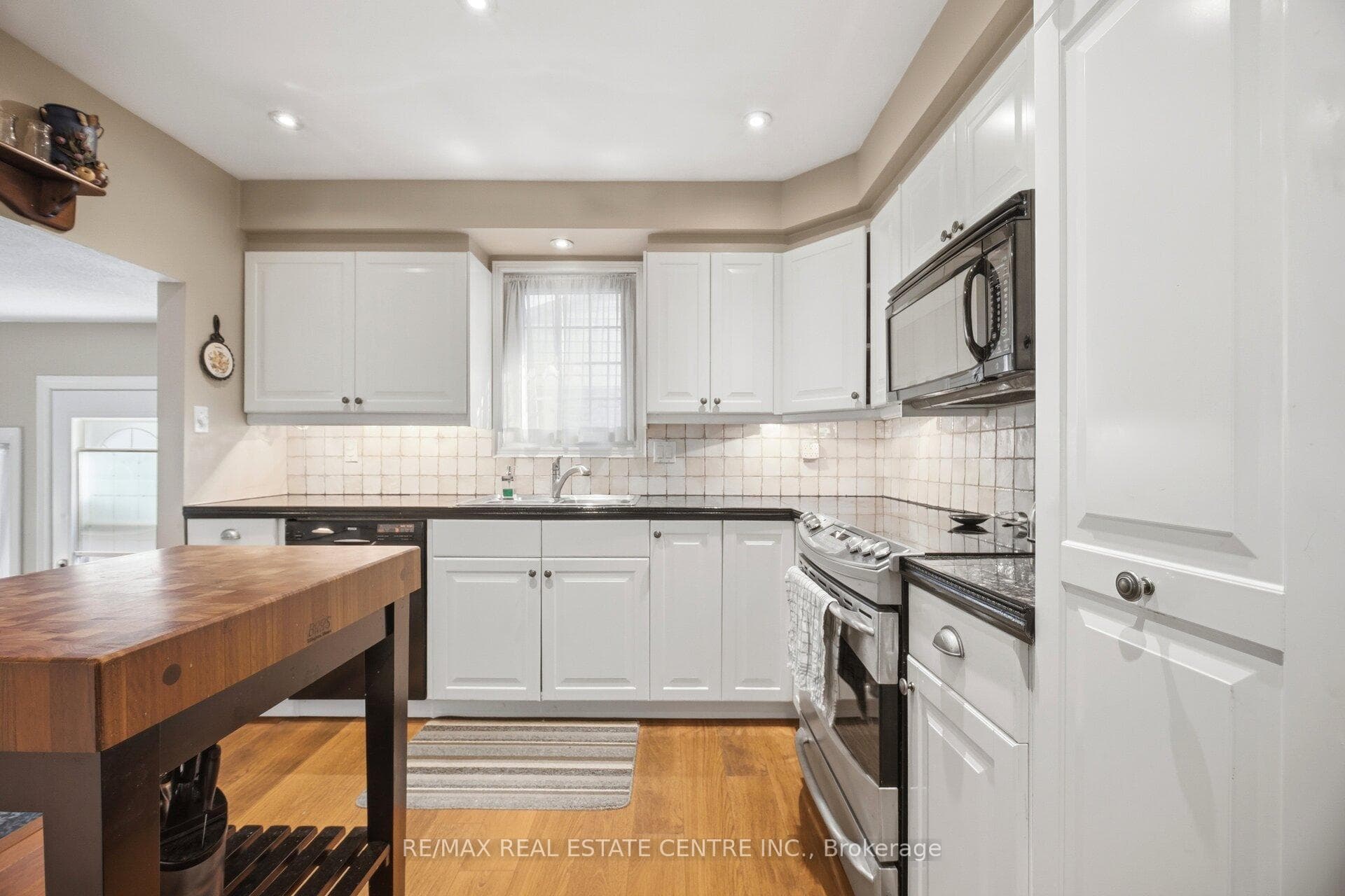 2800 Bucklepost Crescent - Semi-Detached photo 14 of 46 in Mississauga, Ontario