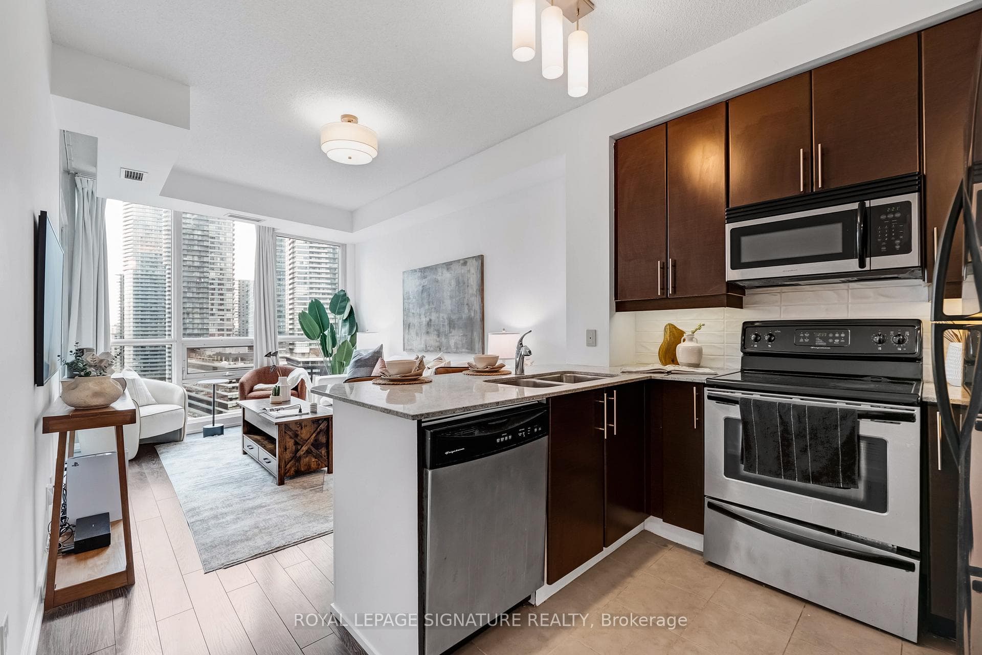 18 Harbour Street Unit 1801 - Condo photo 9 of 35 in Downtown Toronto / Waterfront, Ontario