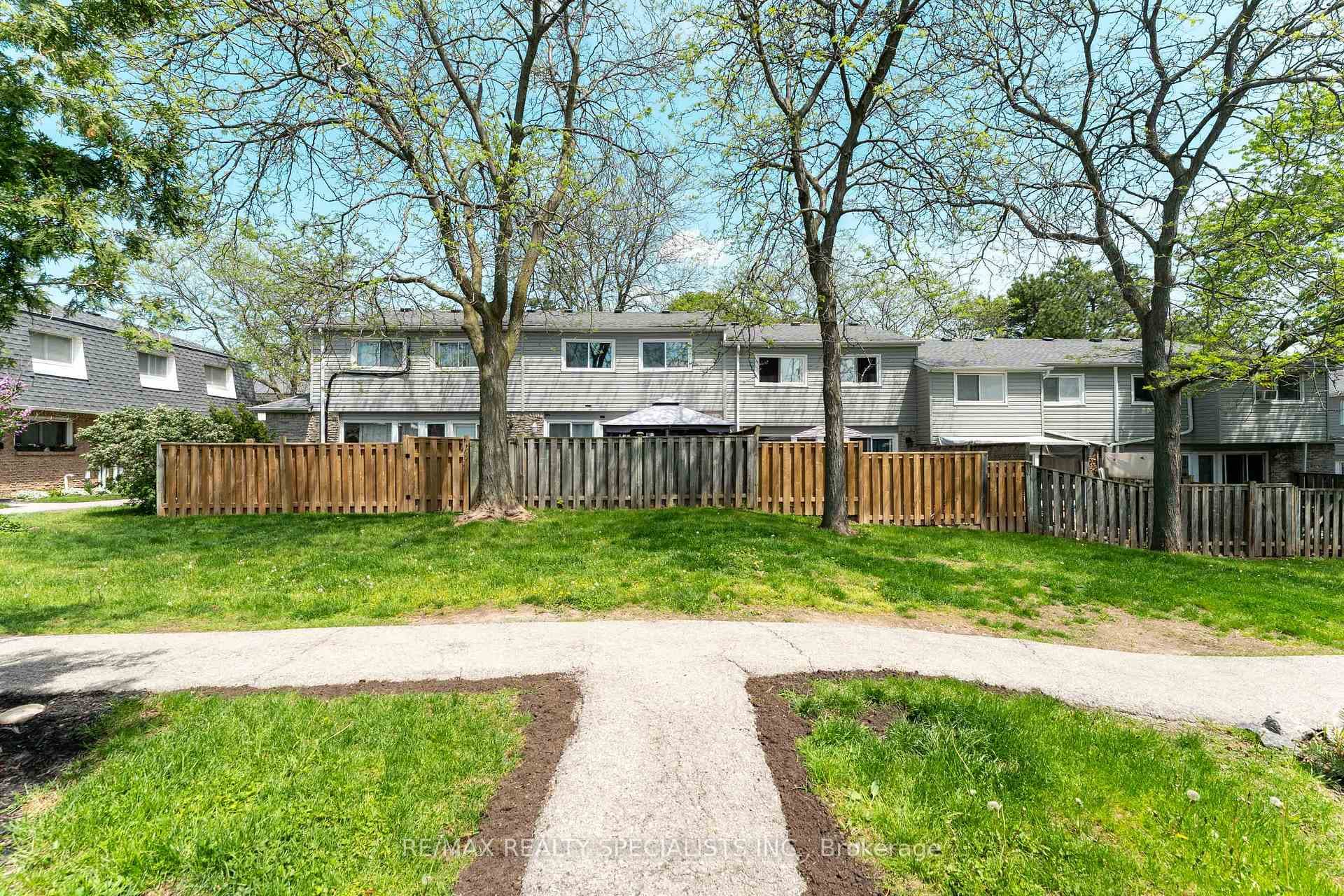 2050 Upper Middle Road Unit 114 - Condo photo 41 of 46 in Burlington, Ontario