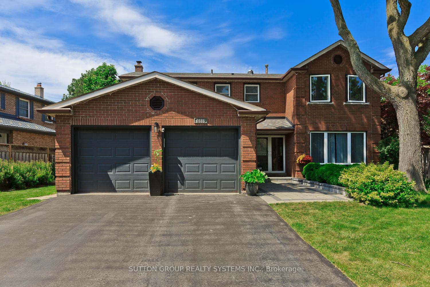 6686 Barrisdale Drive - Detached photo 4 of 47 in Mississauga, Ontario