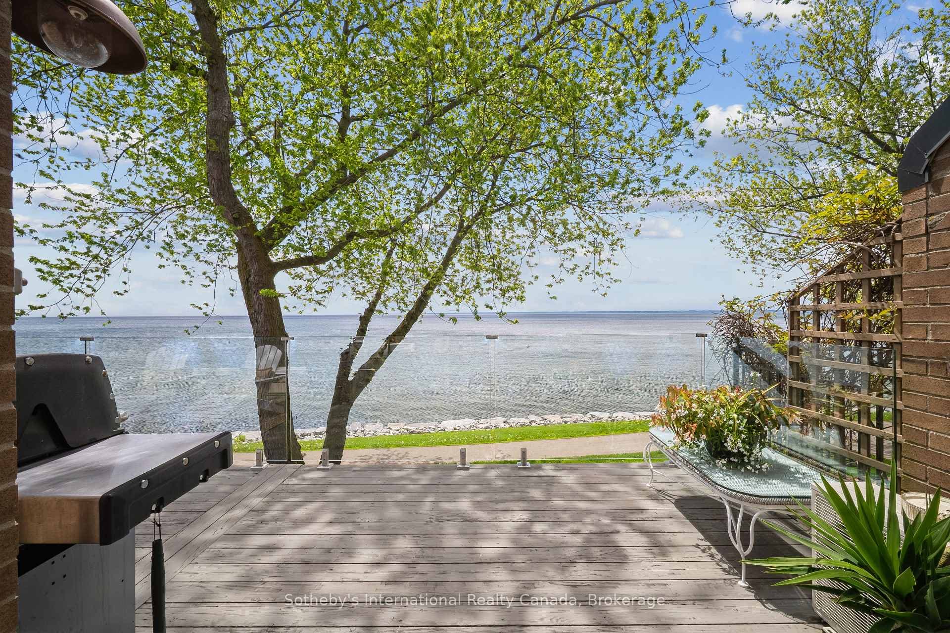 2066 Water's Edge Drive - Townhouse photo 11 of 48 in Oakville, Ontario