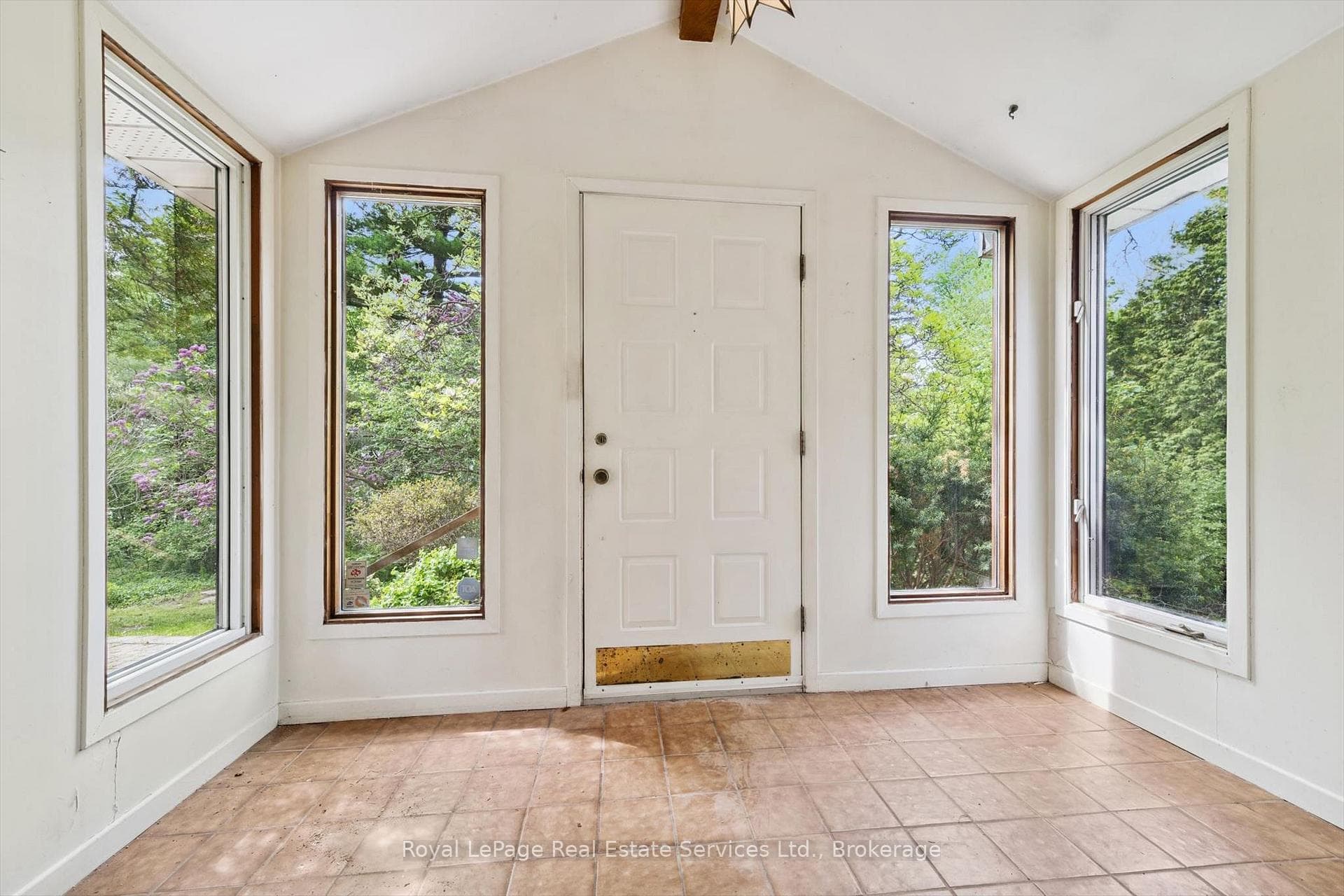 1118 Melvin Avenue - Detached photo 12 of 26 in Oakville, Ontario
