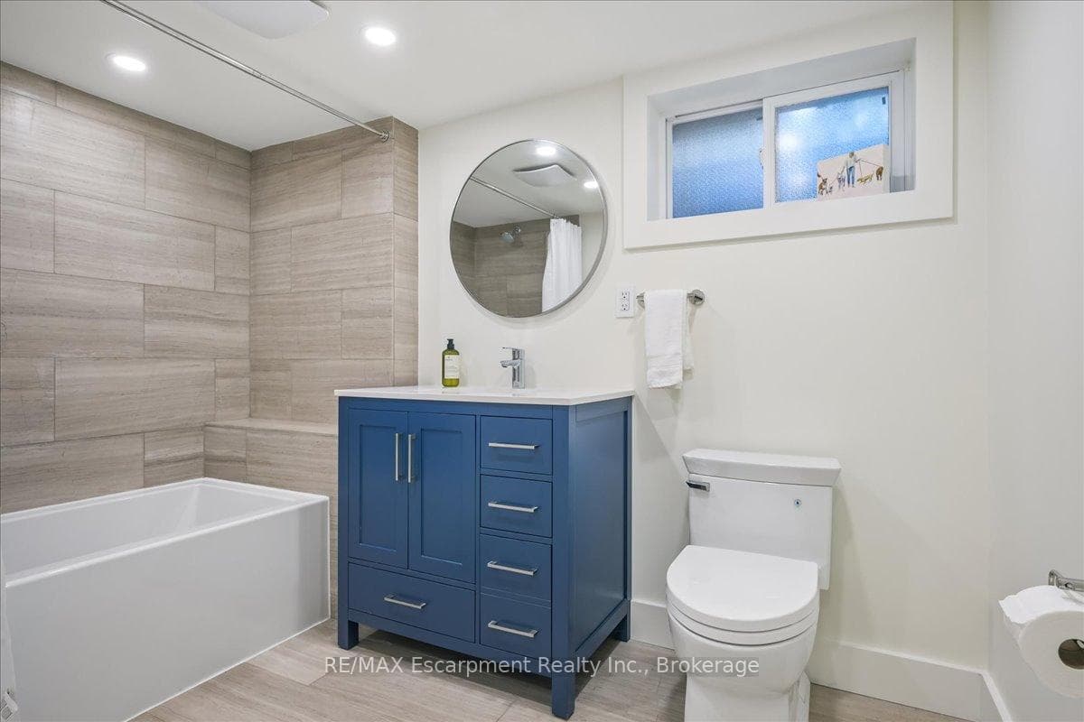 549 Jeanette Drive - Detached photo 34 of 39 in Oakville, Ontario