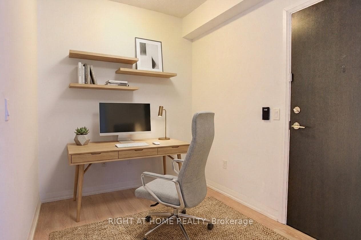 55 Ann O'reilly Road Unit 1702 - condo for sale in Hillcrest Village / Bayview Village