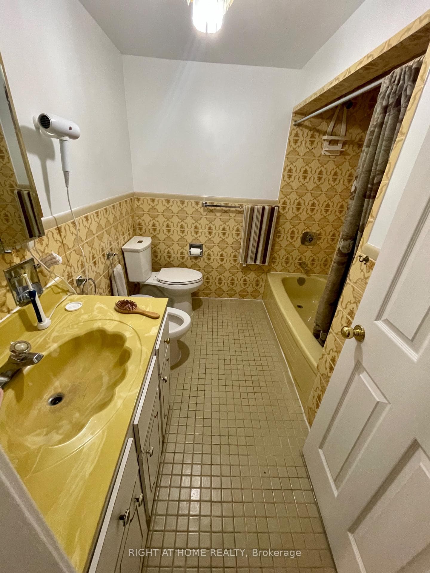 40 Bellevue Avenue - Semi-Detached photo 27 of 34 in Downtown Toronto / Waterfront, Ontario