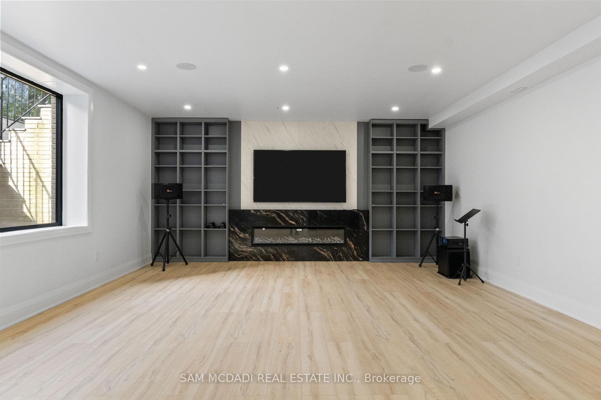 9 Earl Street - Detached photo 37 of 47 in Mississauga, Ontario