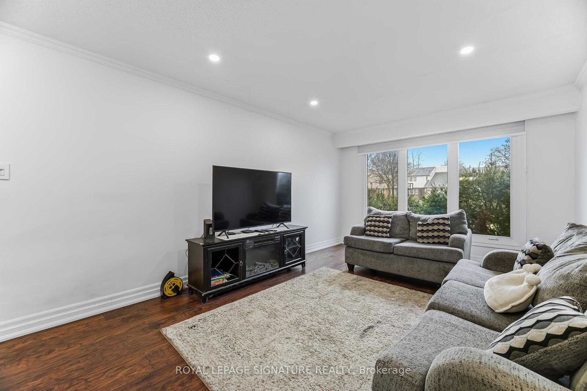 2498 Mainroyal Street - Semi-Detached photo 17 of 50 in Mississauga, Ontario
