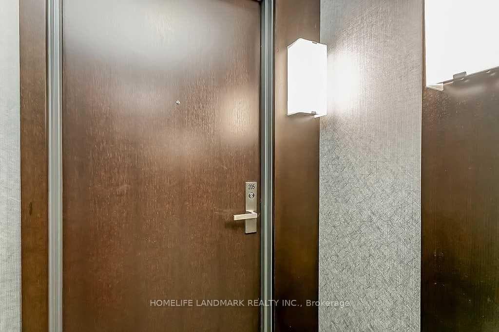 55 Speers Road Unit 205 - Condo photo 5 of 34 in Oakville, Ontario